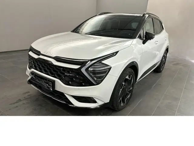 2025 Kia Sportage in White for sale