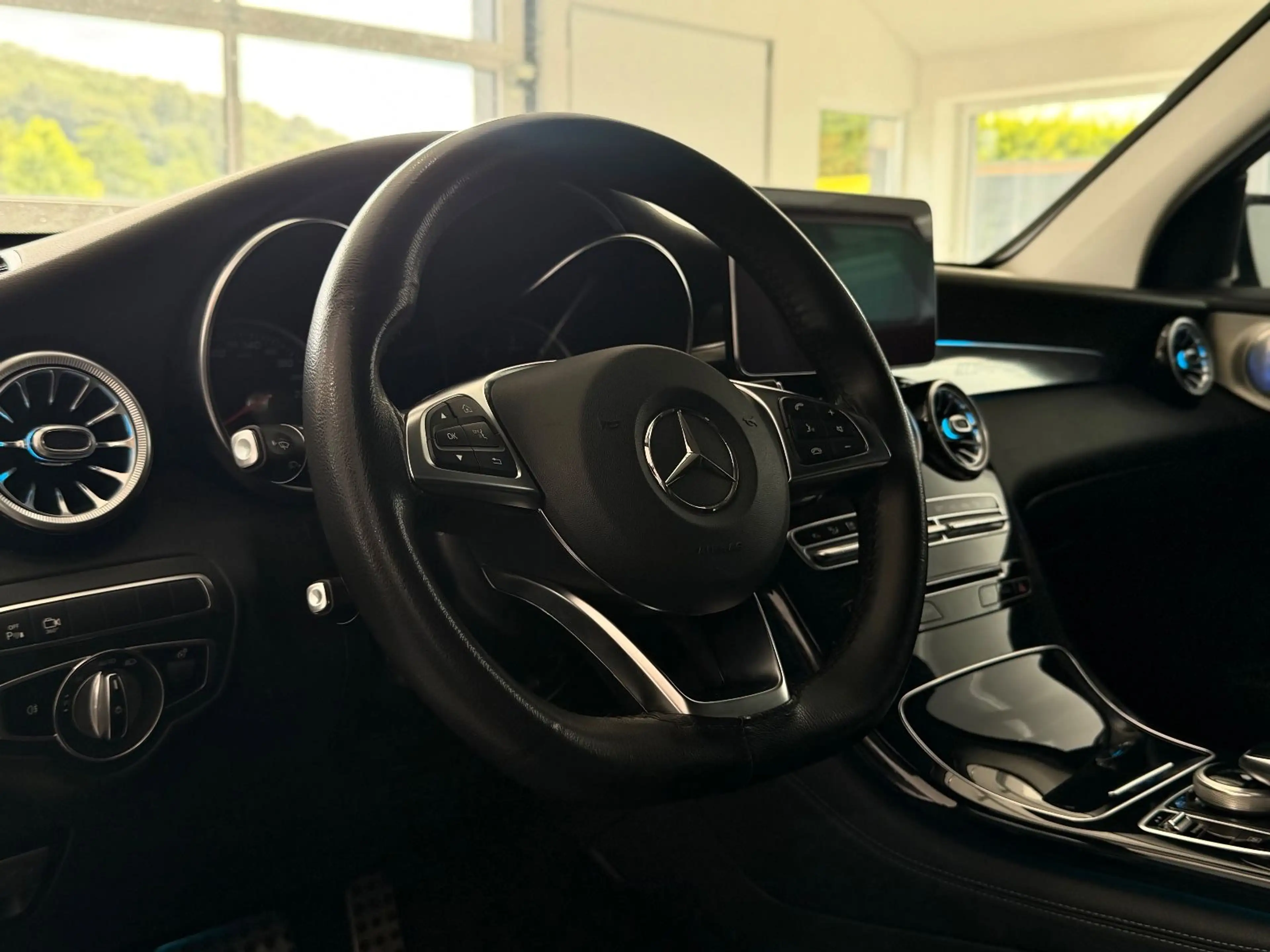 Mercedes-Benz GLC 350 d 4Matic/AMG-Line/360°/Pano/AHK/Ambiente — photo 14