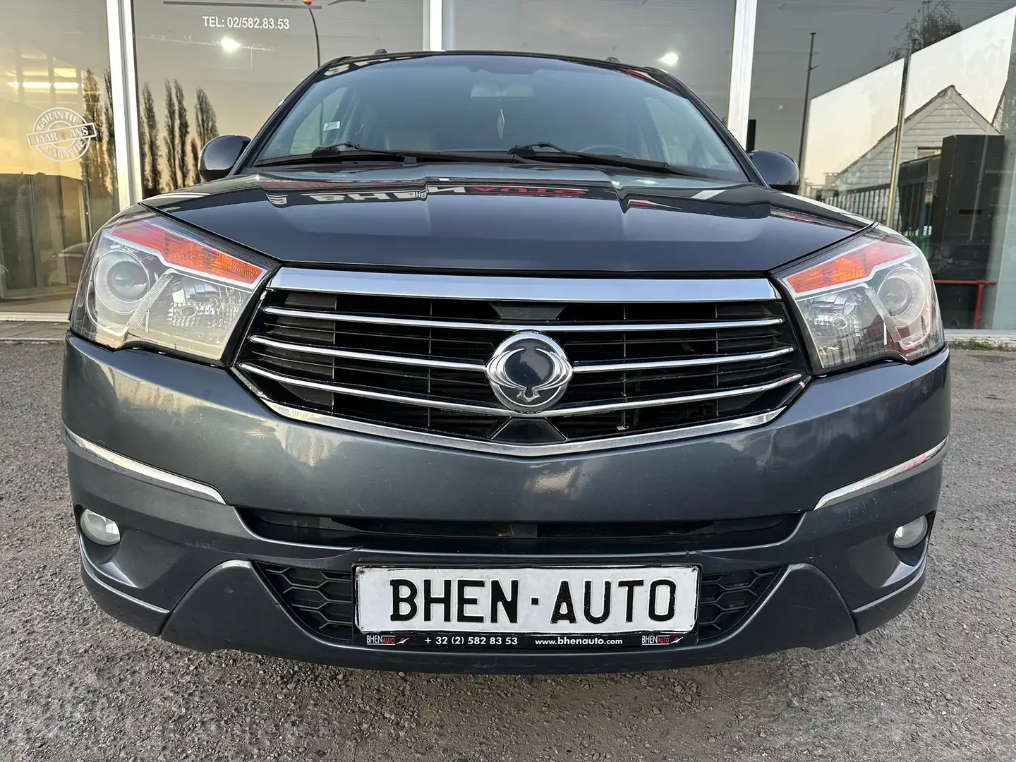 SsangYong Rodius Rodius 2.2 SV220e-XDi/7 PLACES/ TRES PROPRE Gris - 2