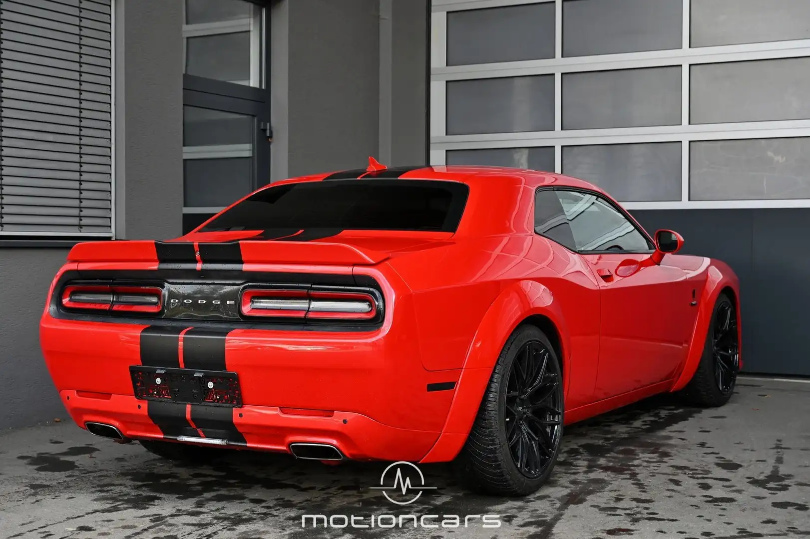 Dodge Challenger SXT 3,6 V6 Widebody EXP € 30.480,- Rot - 2