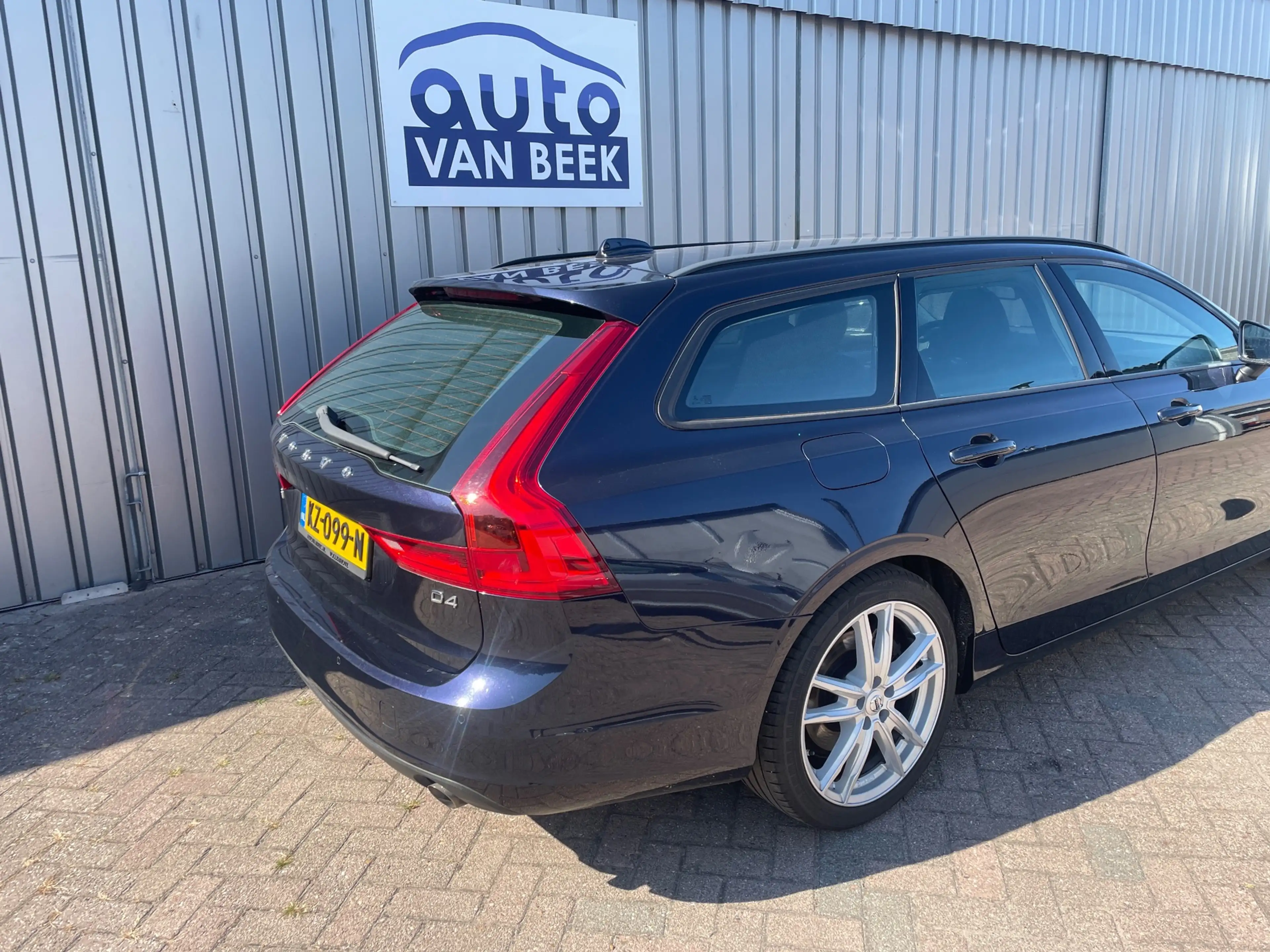 Volvo V90 2.0 D4 Kinetic — photo 15