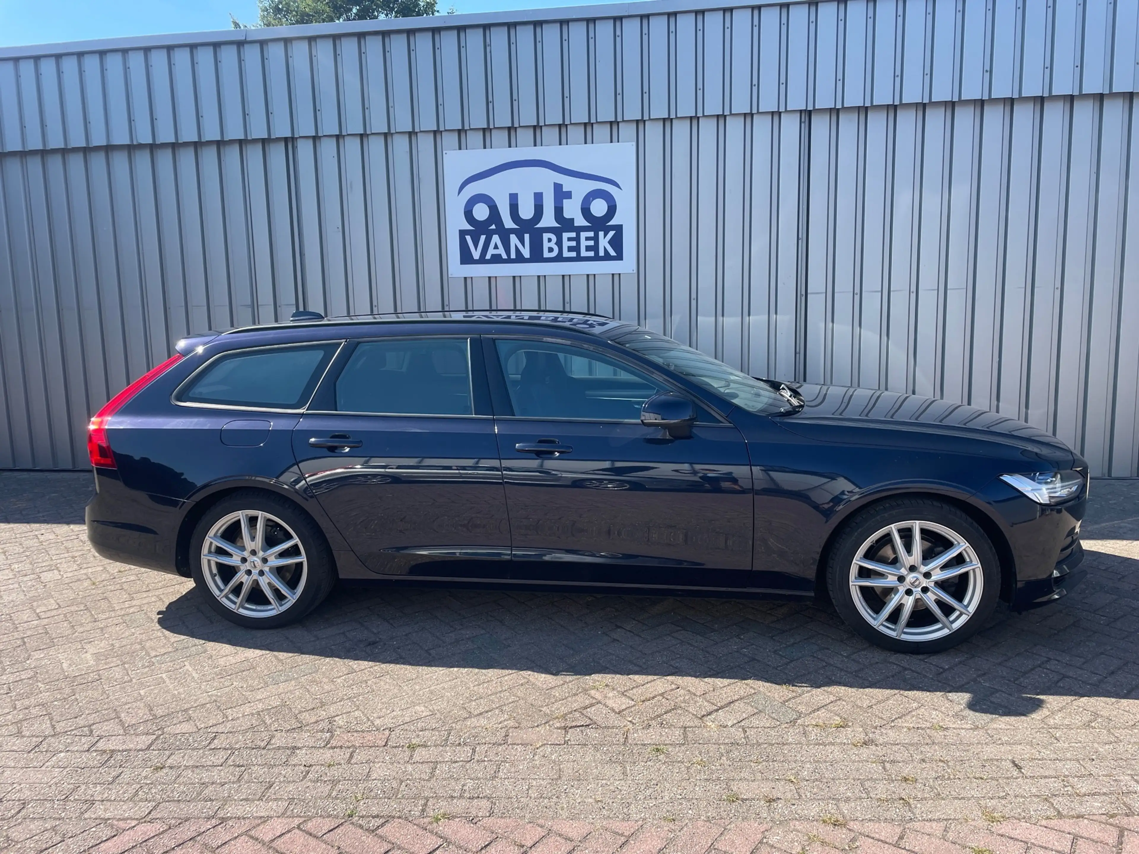 Volvo V90 2.0 D4 Kinetic — photo 13