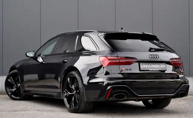 Audi RS6 view 4