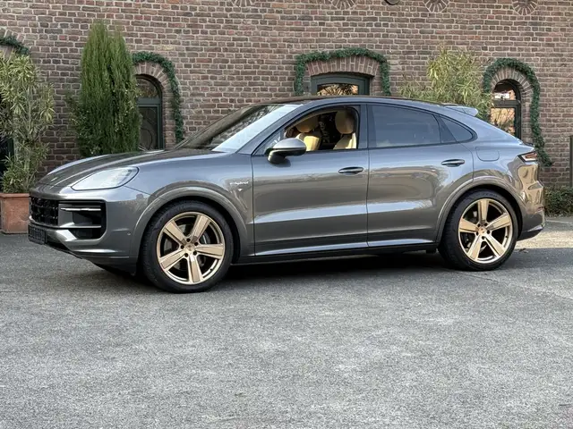 Porsche Cayenne E Hybrid Coupe SPORTDESIGN PAKET*22 ZOLL EXCLUSIVE