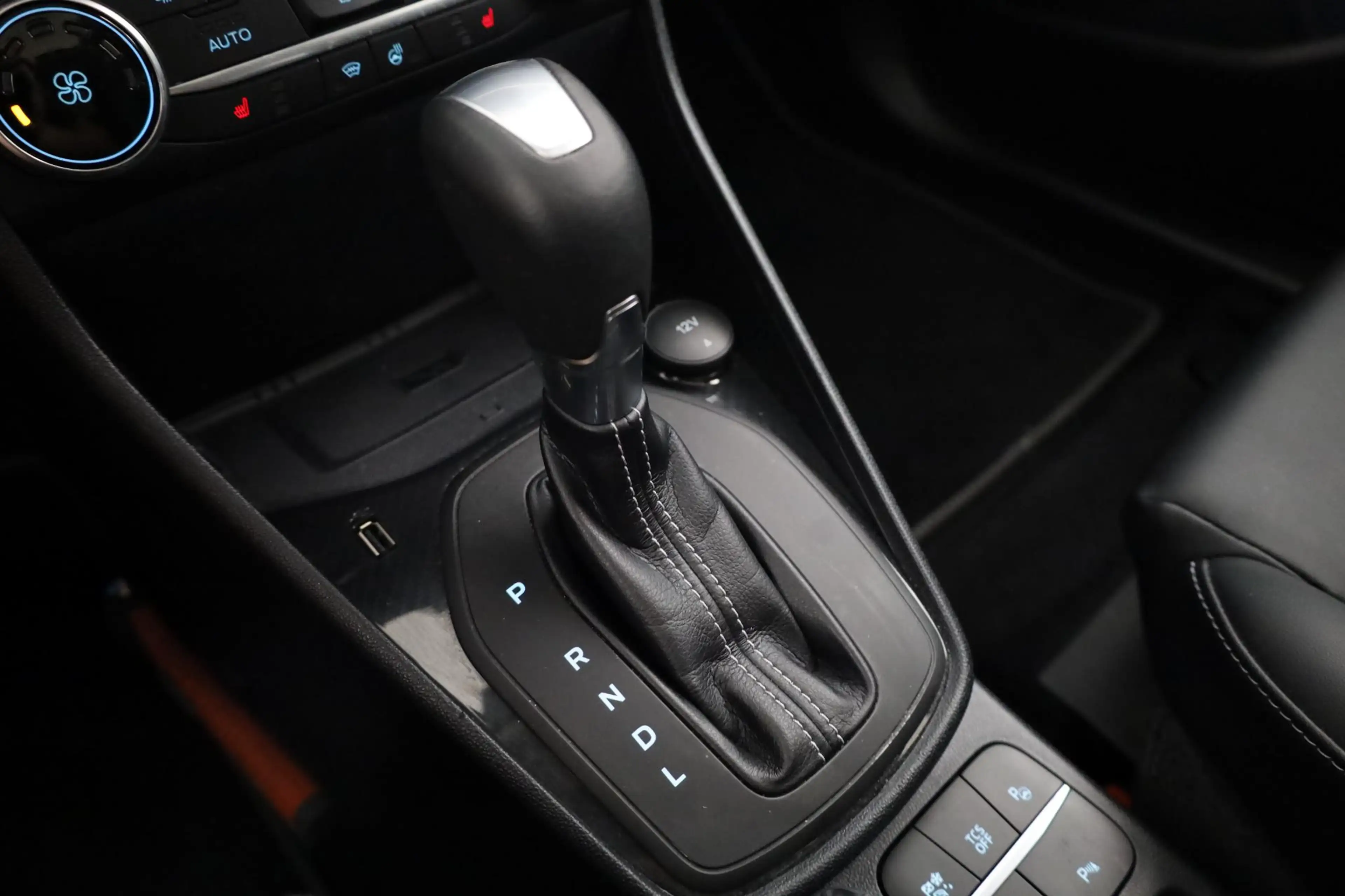 Ford Fiesta 1.0 EcoBoost Hybrid ST-Line Vignale | Panoramadak — photo 14