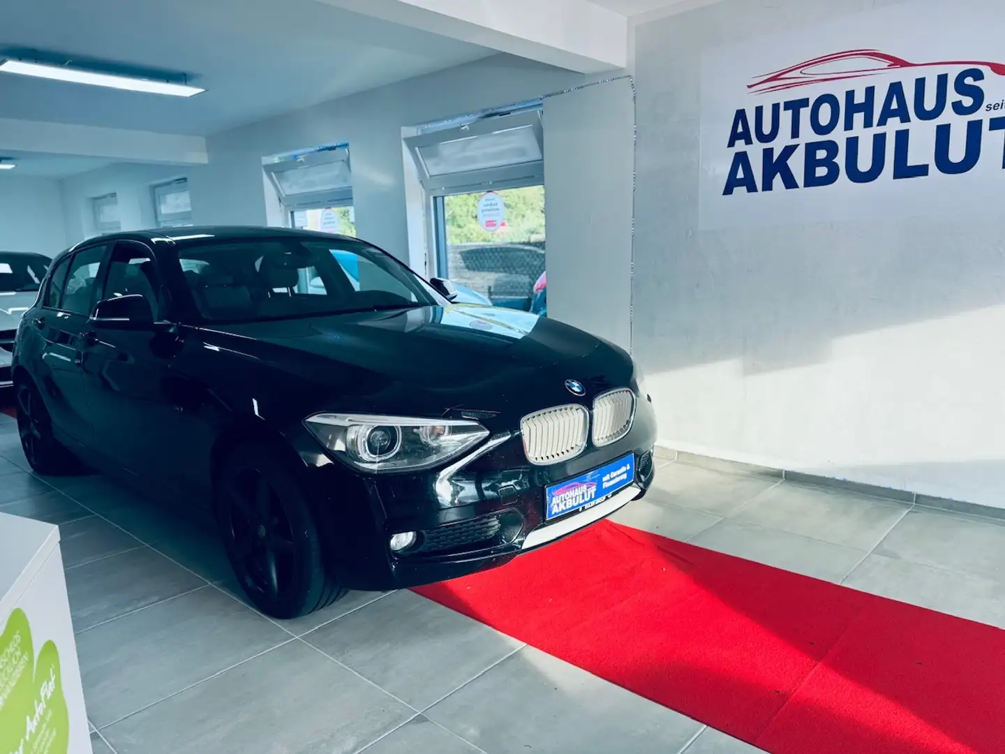 BMW 118 118 d*Finanzierung+Garantie+Inspektion+Tüv* Zwart - 1