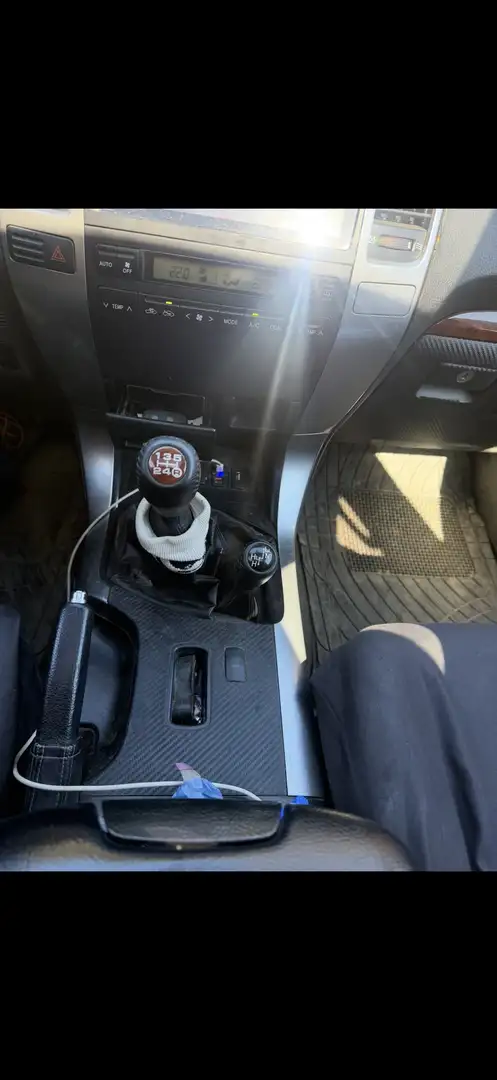 Toyota Land Cruiser Prado Sol - 1