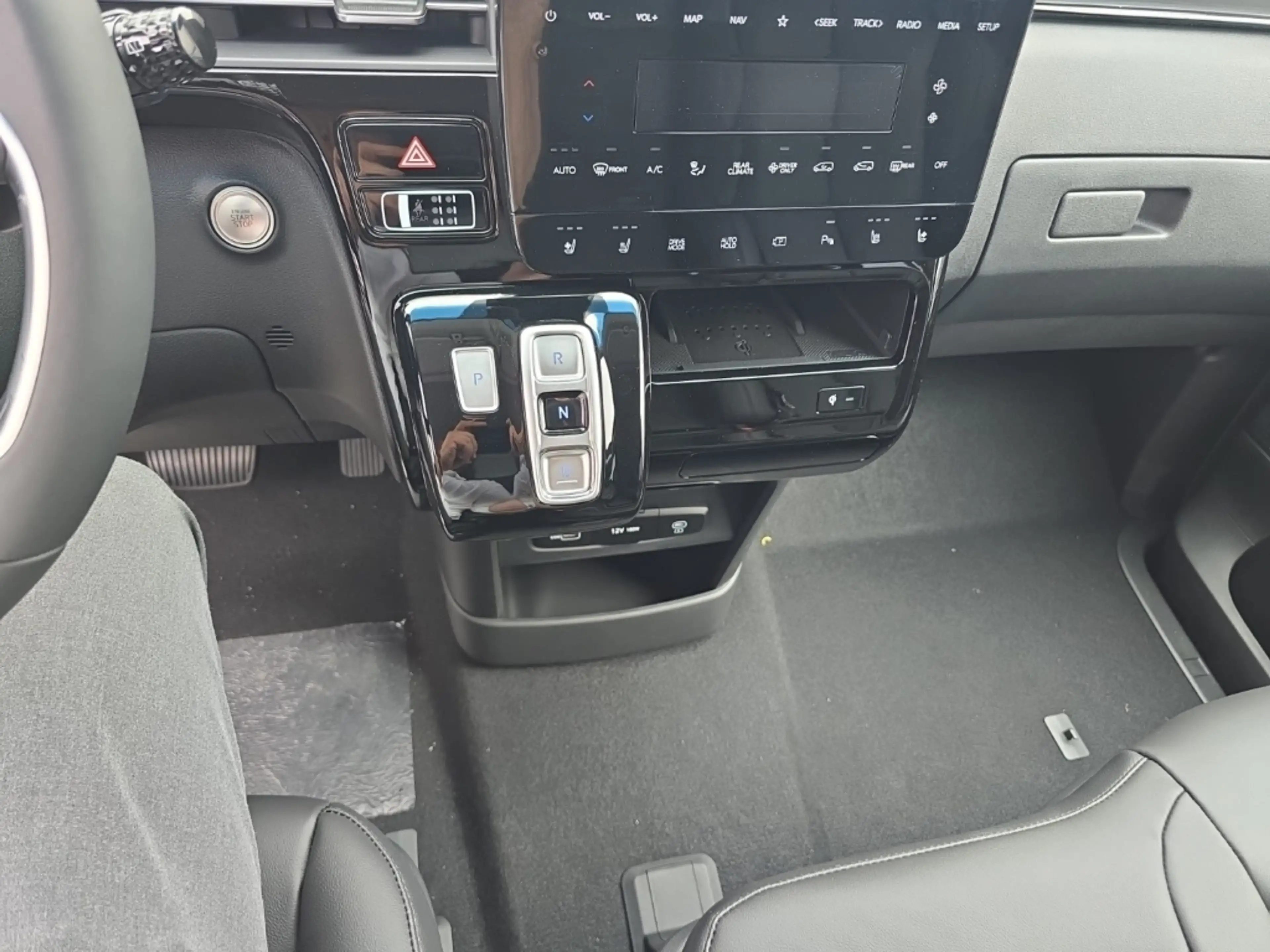 Hyundai STARIA Prime Hybrid 2WD EU6e 9-Sitzer (MY25) HEV 1.6 T-GD — photo 13