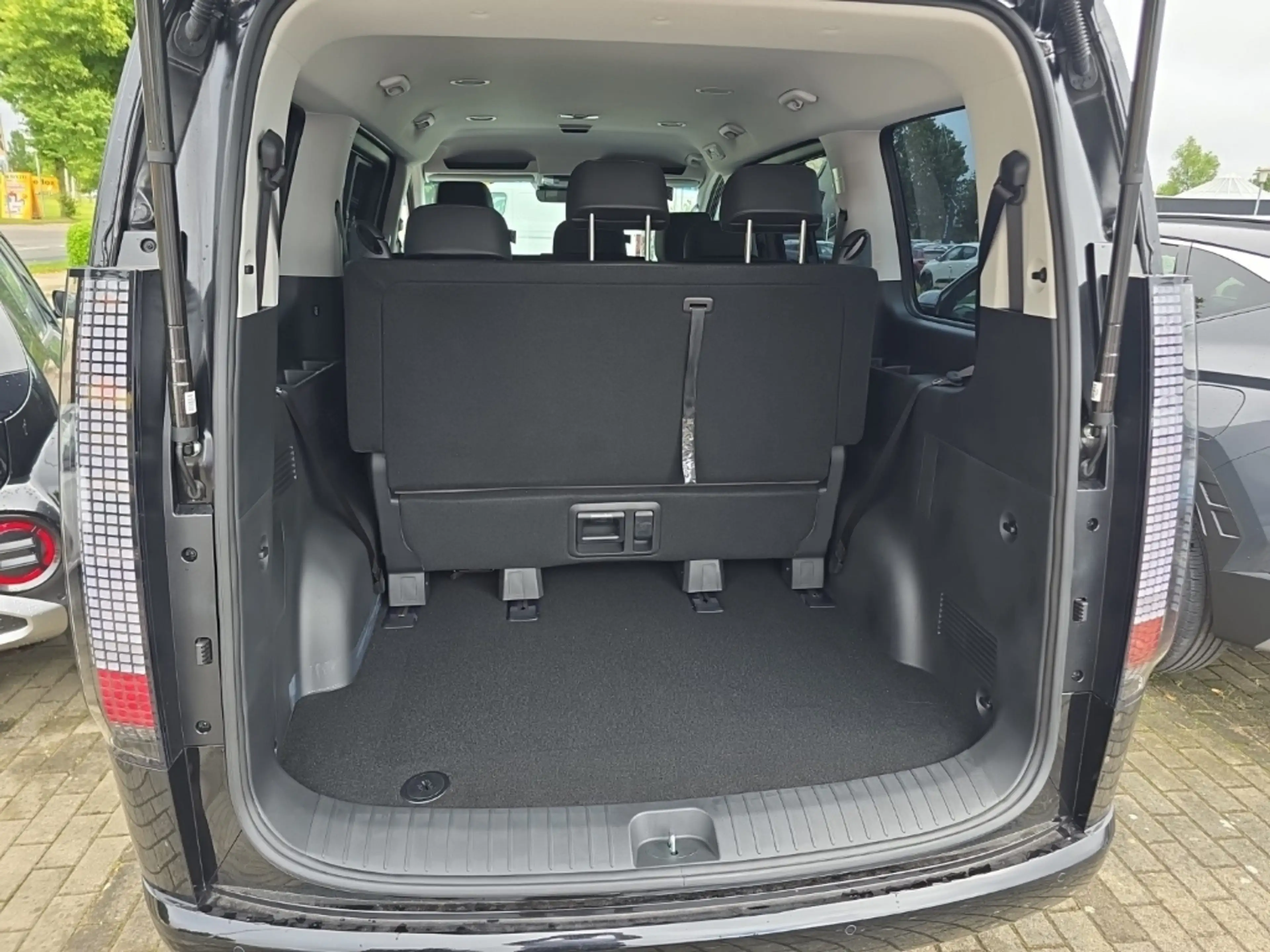 Hyundai STARIA Prime Hybrid 2WD EU6e 9-Sitzer (MY25) HEV 1.6 T-GD — photo 8