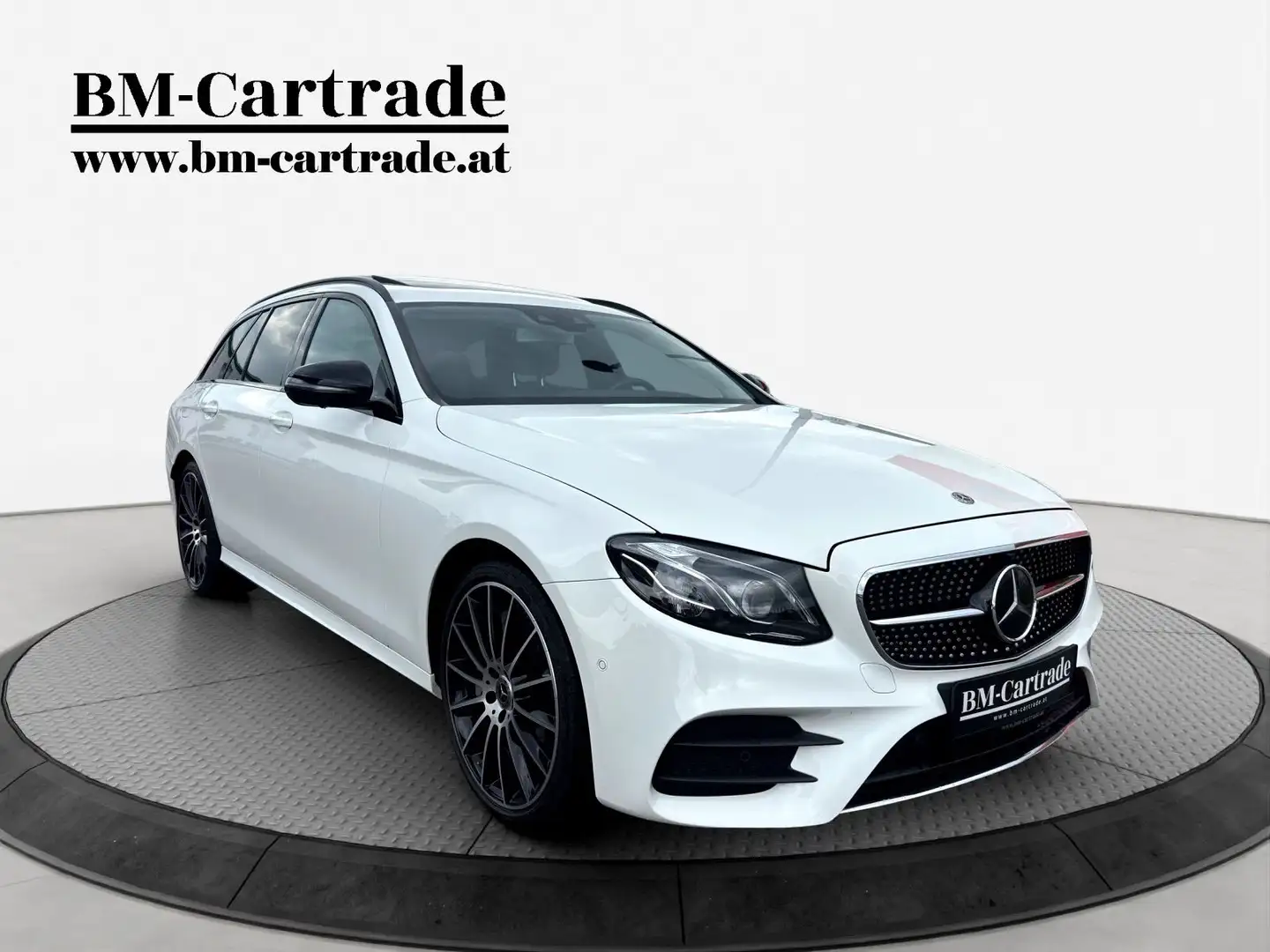 Mercedes-Benz E 450 T 4 Matic AMG LINE/360°/Servicegepflegt/Night-Pak Alb - 2