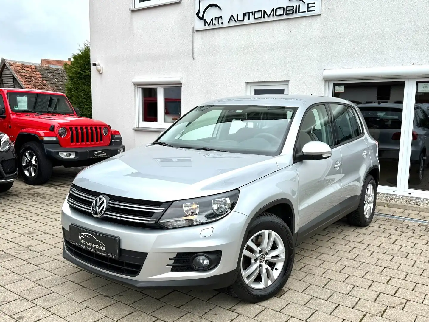 Volkswagen Tiguan Trend & Fun*AHK*SHZ*NAVI*PDC*KLIMAAUTO* Argent - 1