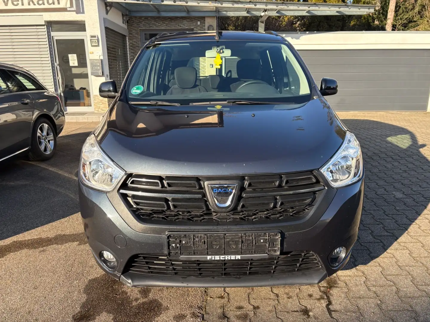 Dacia Lodgy 1.5dCi 115,Comfort,Klima,Navi,Sitzh.SH.1HD Grau - 2
