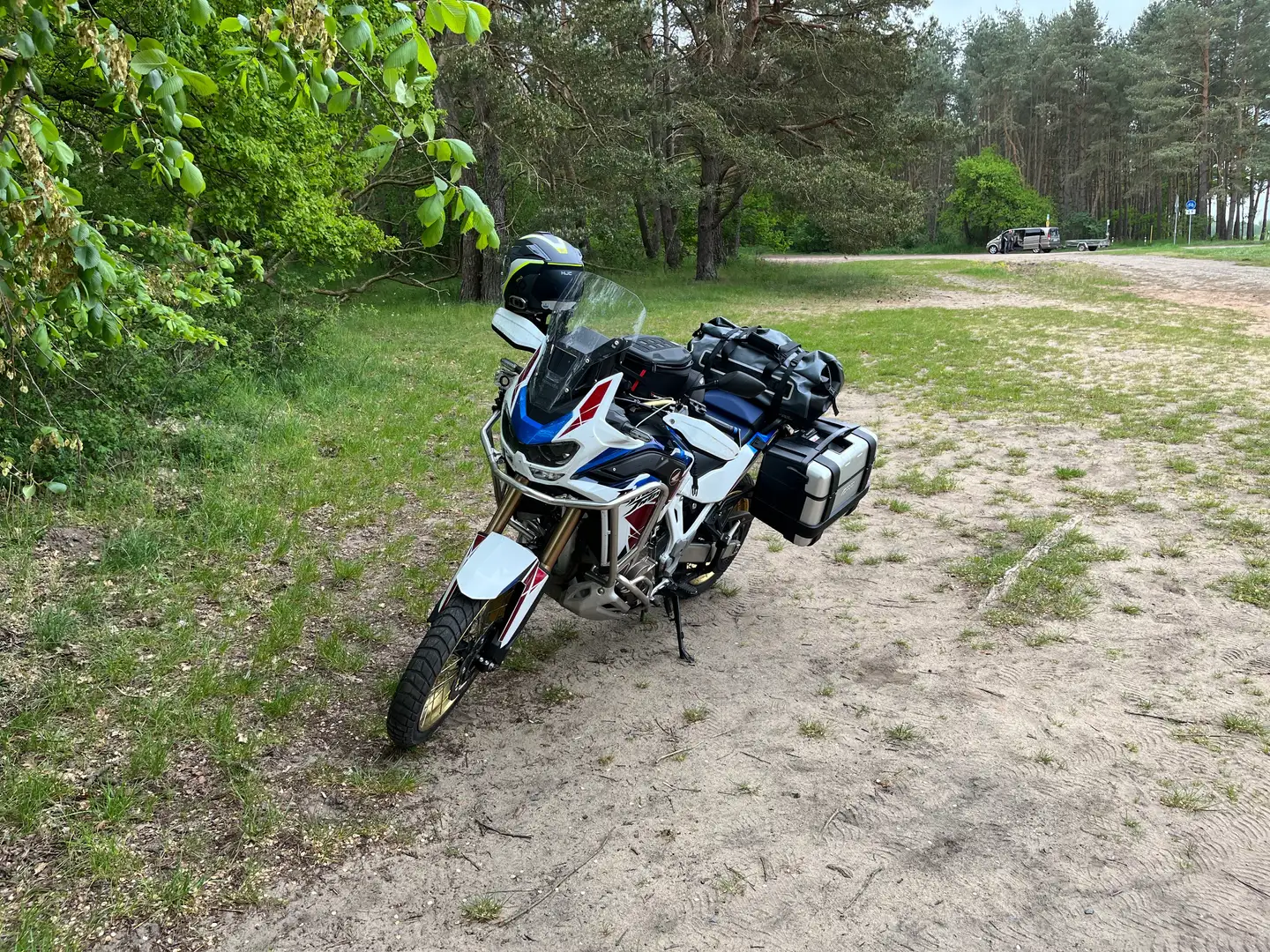 Honda CRF 1100 Africa Twin Adventure Sports Weiß - 2