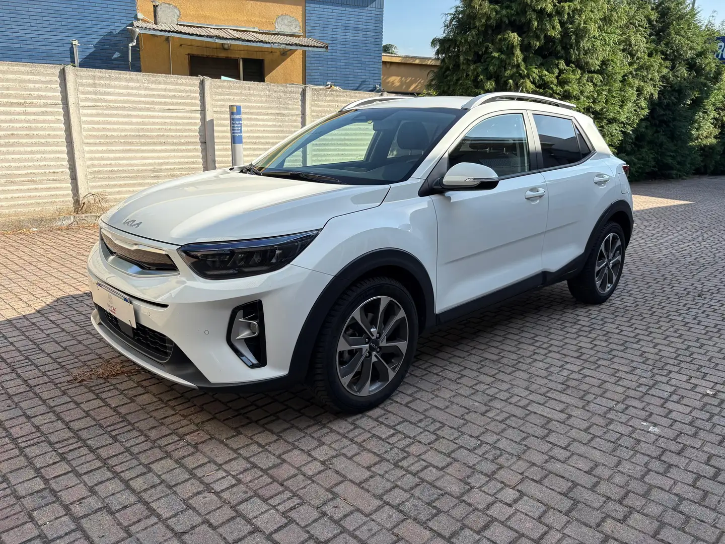 Kia Stonic Stonic 1.0 t-gdi mhev Style sDesign Pack 100cv imt Blanco - 1