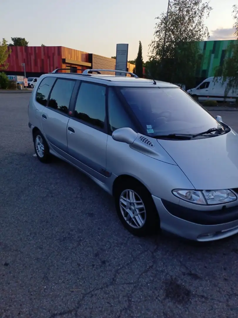 Renault Espace 2.2 DCI - 115 Expression - 1