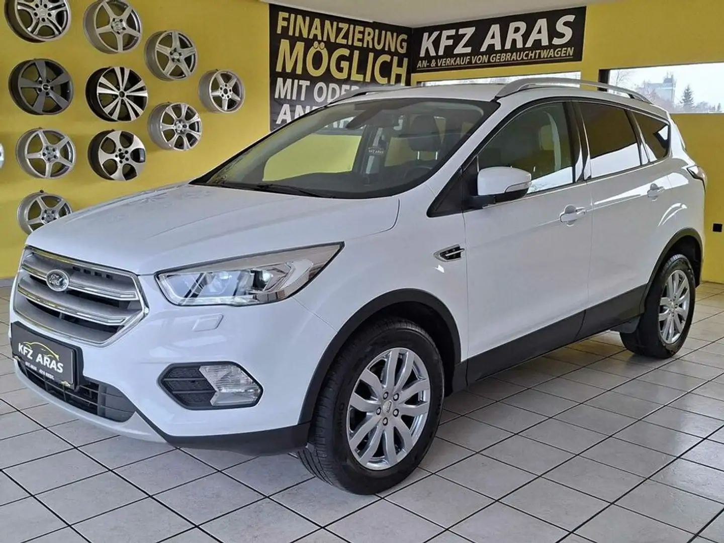 Ford Kuga Titanium PICKERL NEU, PDC, RFK, NAVI, AHK Weiß - 1