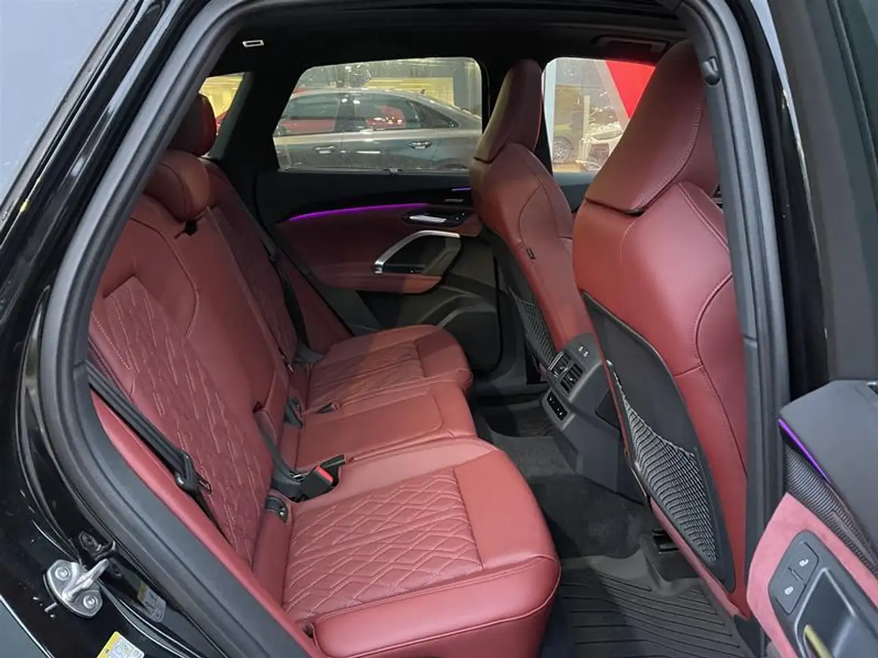 Audi SQ5 снимка Audi SQ5