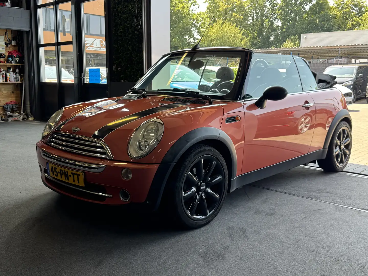 MINI One 1.6 Pepper cabrio Rood - 1