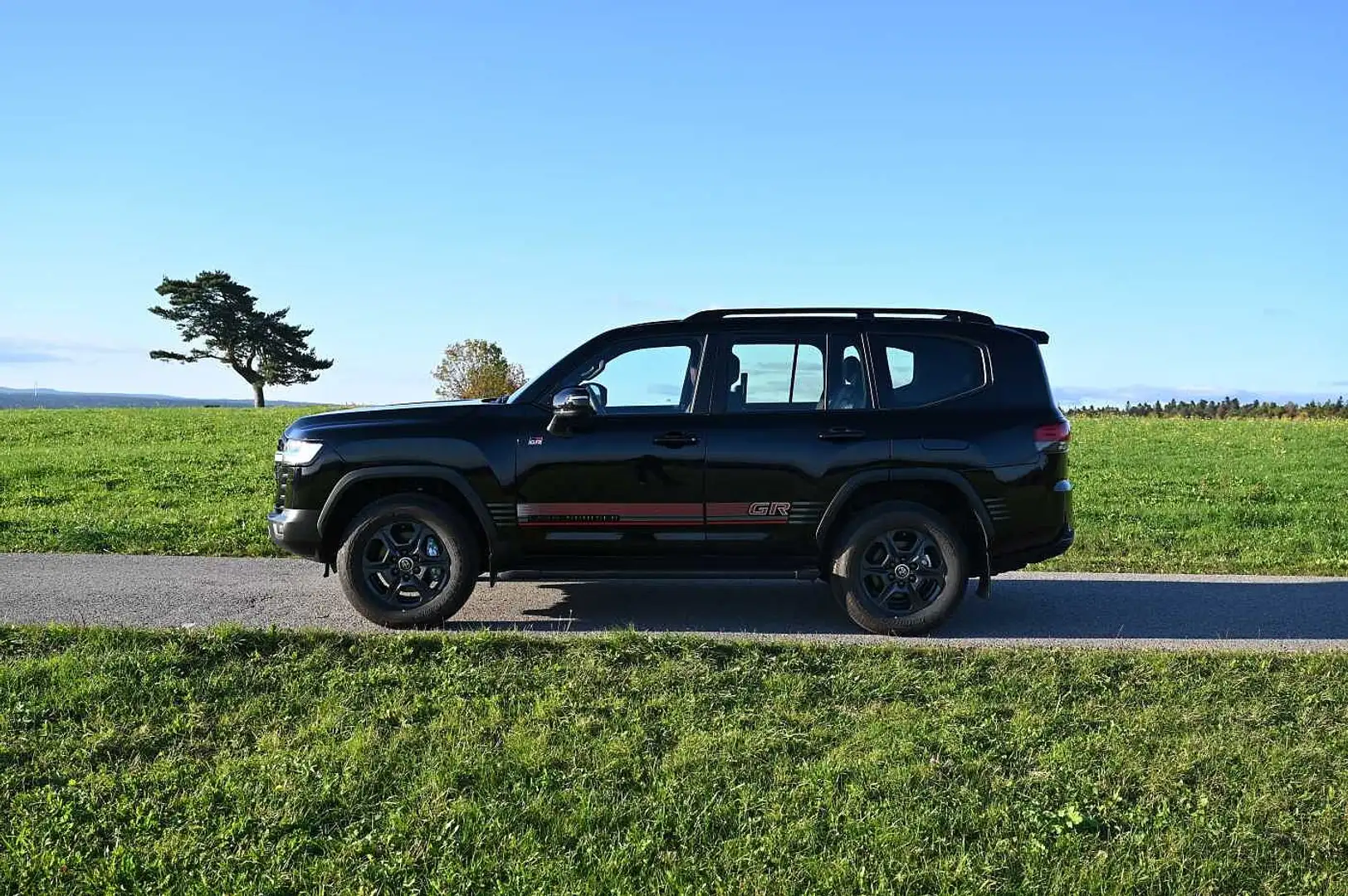 Toyota Land Cruiser 3.5 Twin Turbo GR Sport Nestle OR Blanco - 2