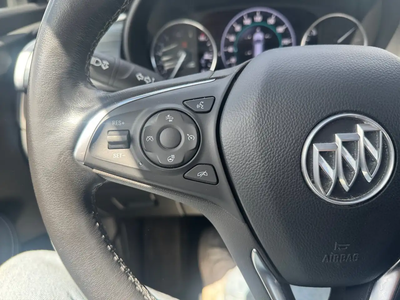 Buick Envision снимка Buick Envision