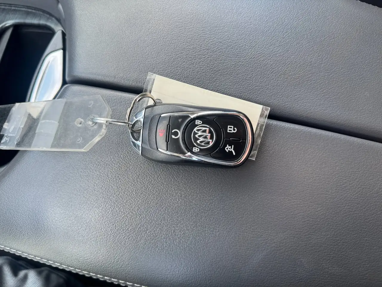Buick Envision снимка Buick Envision