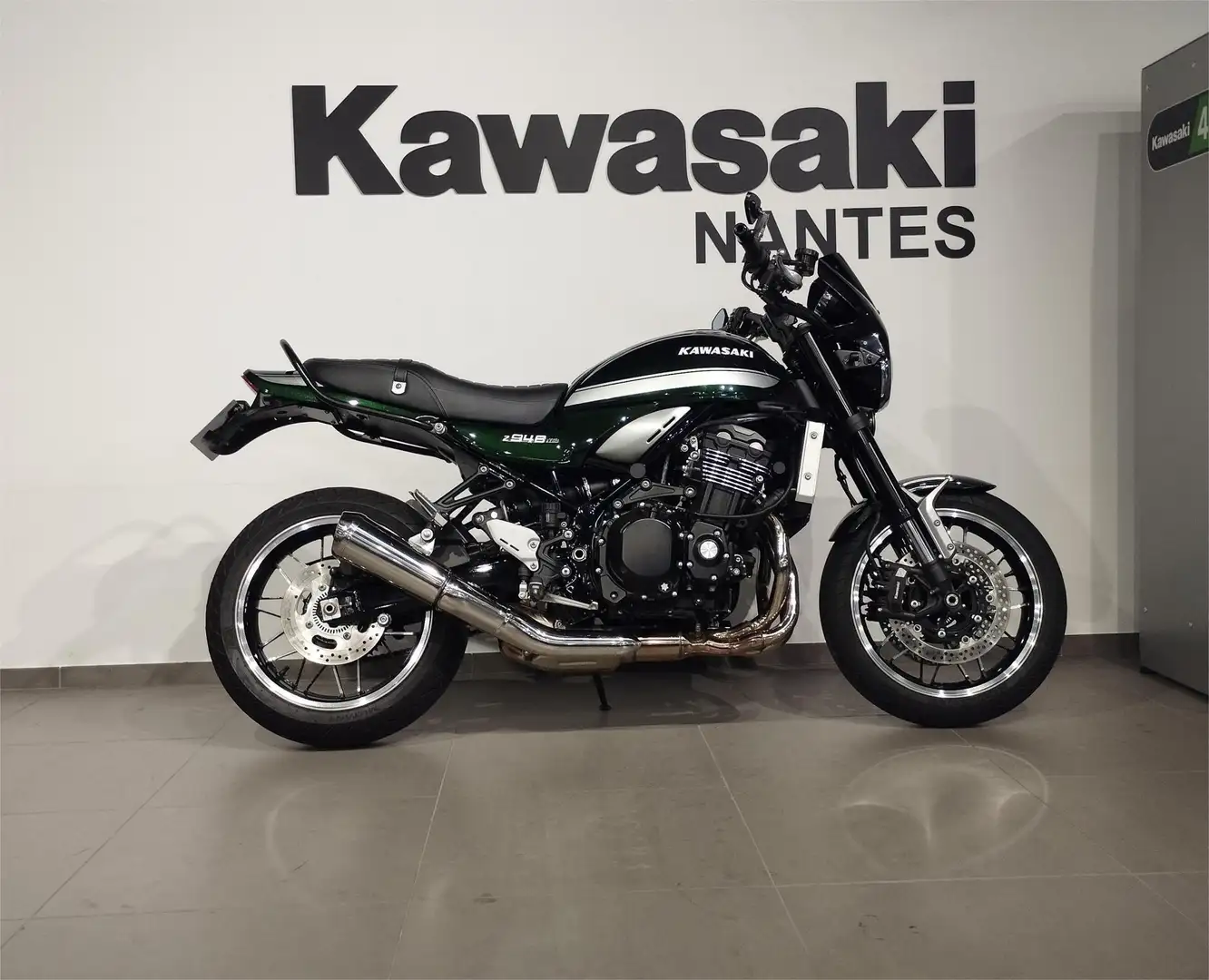 Kawasaki Z900RS Verde - 2