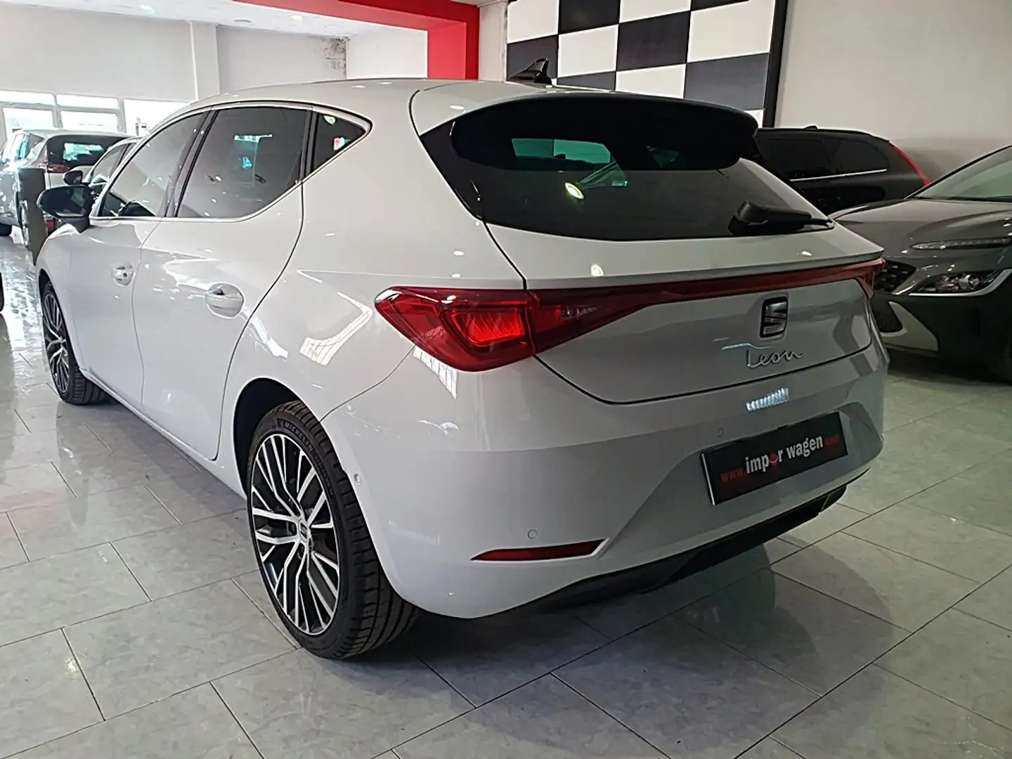 SEAT Leon 1.5 TSI S&S Xcellence 150 Blanco - 2