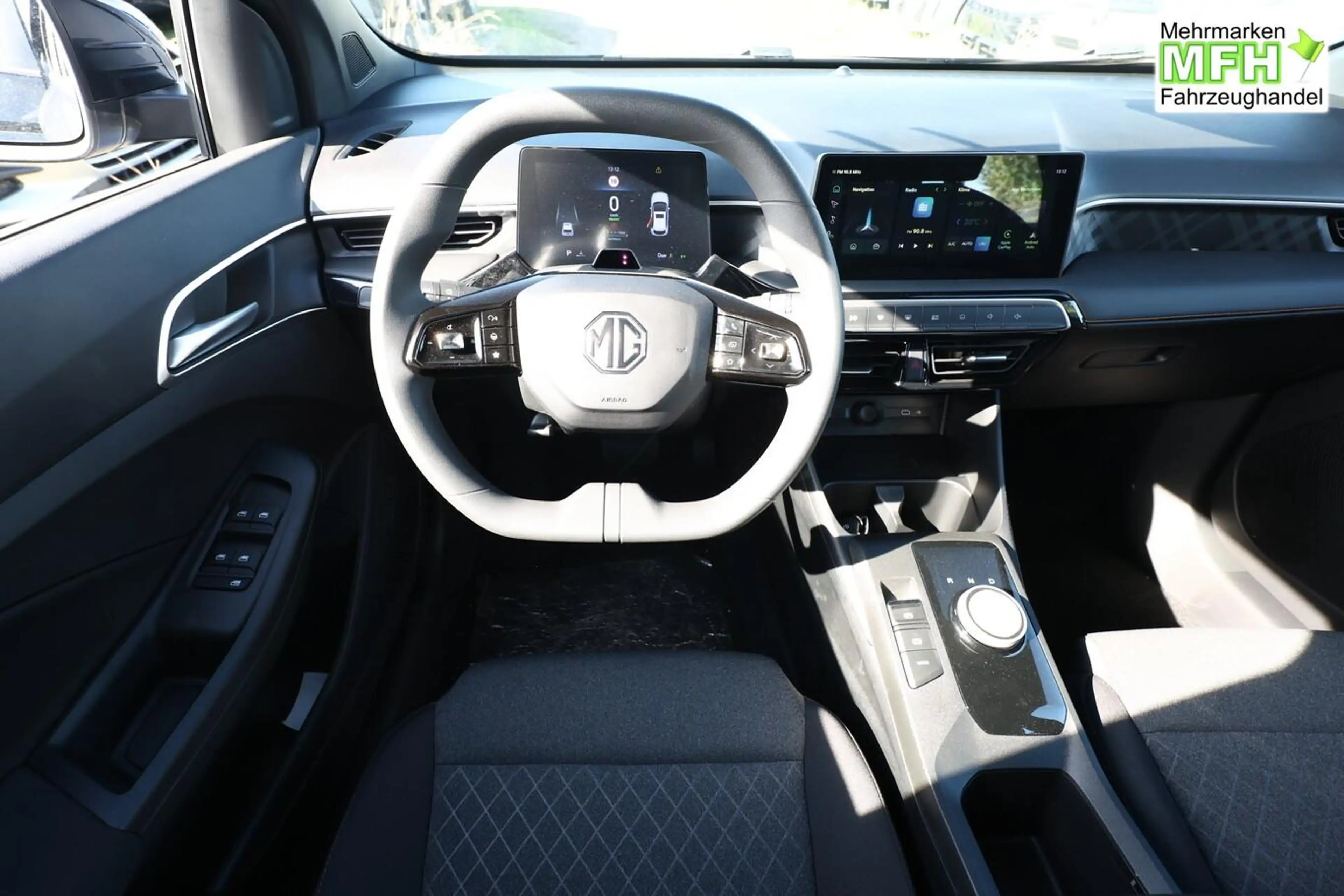 MG MG3 Comfort HEV+ ACC Kam Nav PDC AppCo Klima 16Z 75... — photo 6