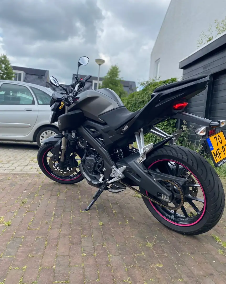 Yamaha MT-125 Zwart - 2
