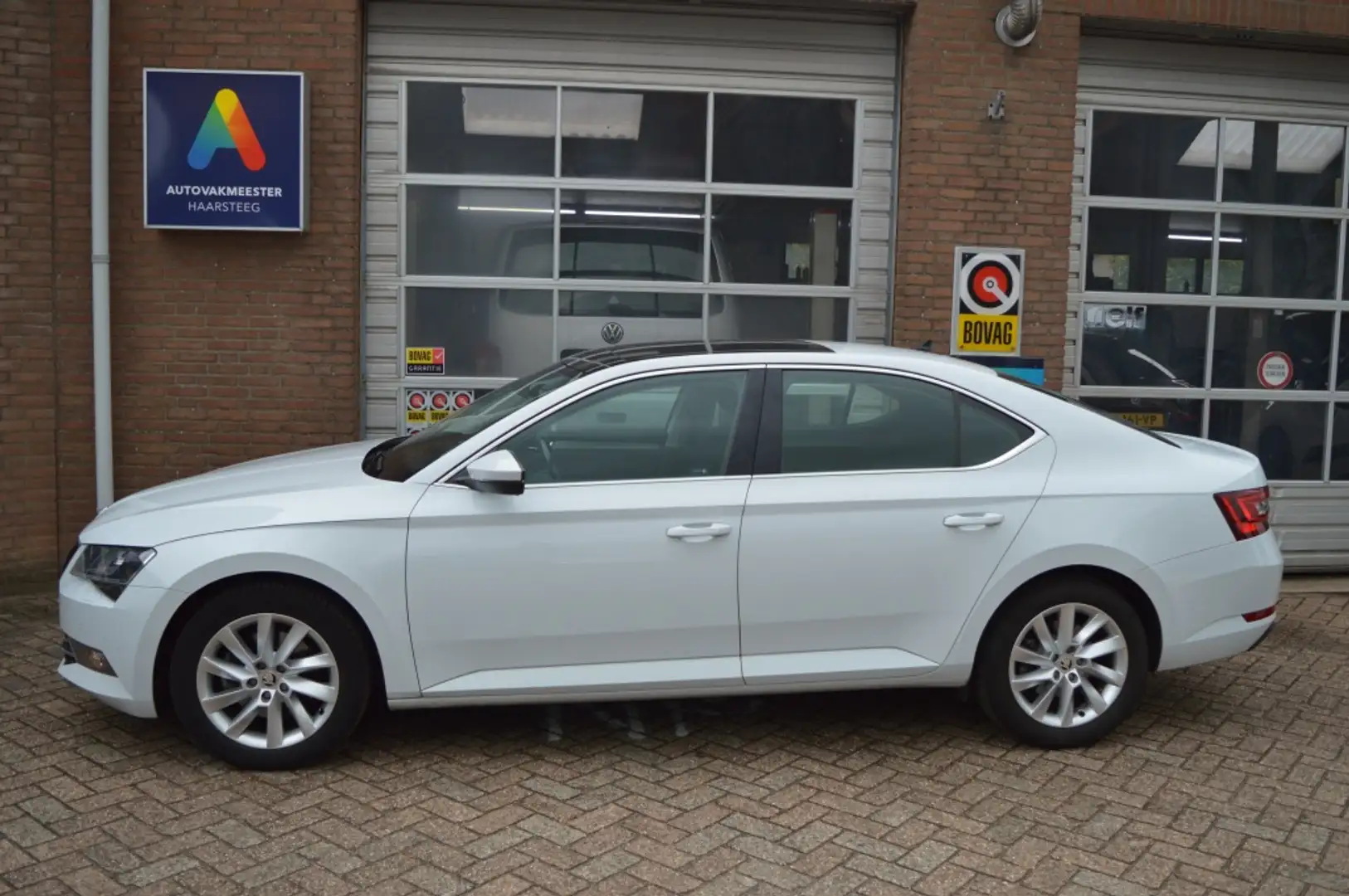 Skoda Superb ACT/PANORAMADAK/NAVI/XENON/P 1.5 TSI ACT Amb. Bns Wit - 2