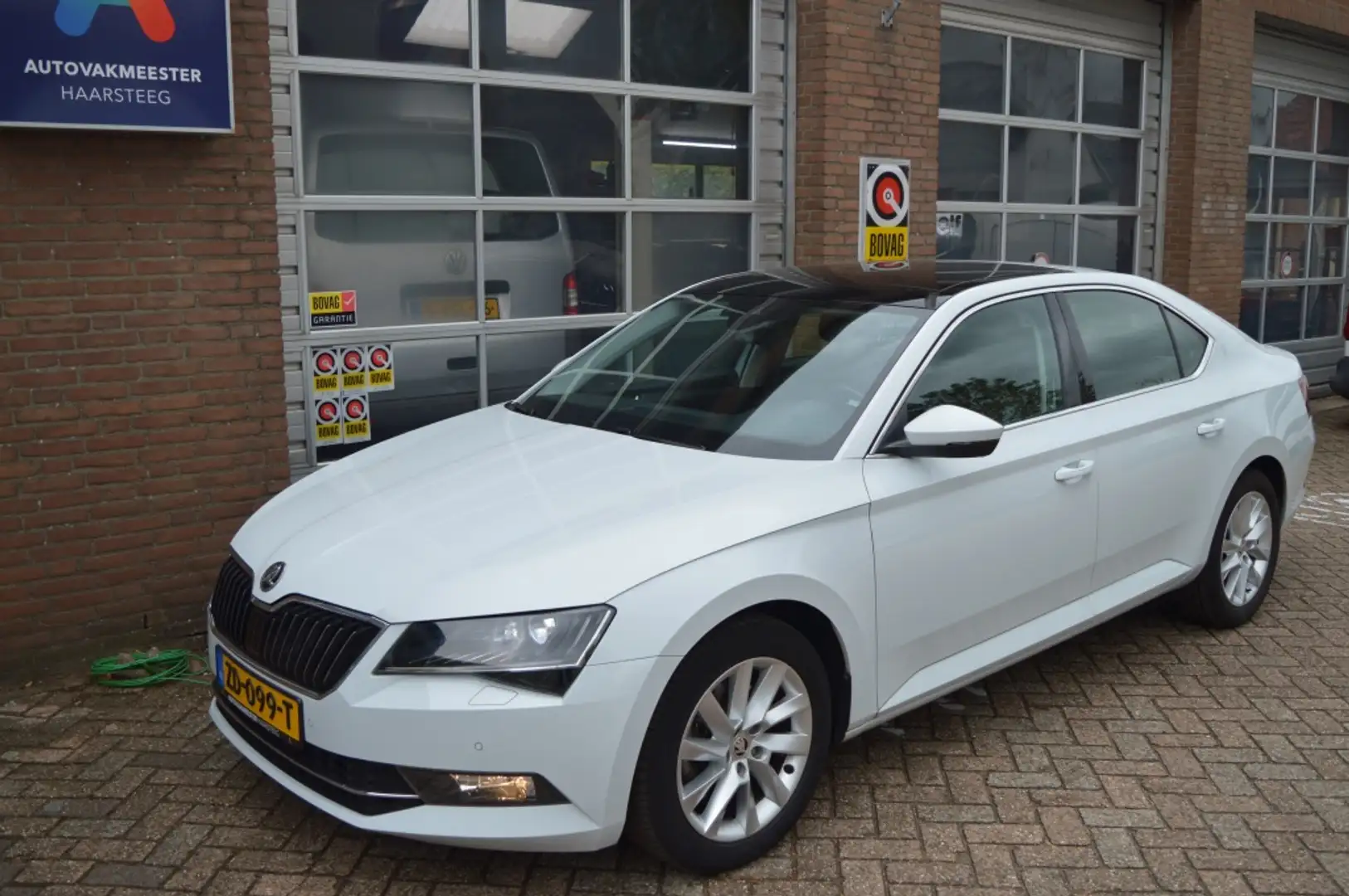 Skoda Superb ACT/PANORAMADAK/NAVI/XENON/P 1.5 TSI ACT Amb. Bns Wit - 1