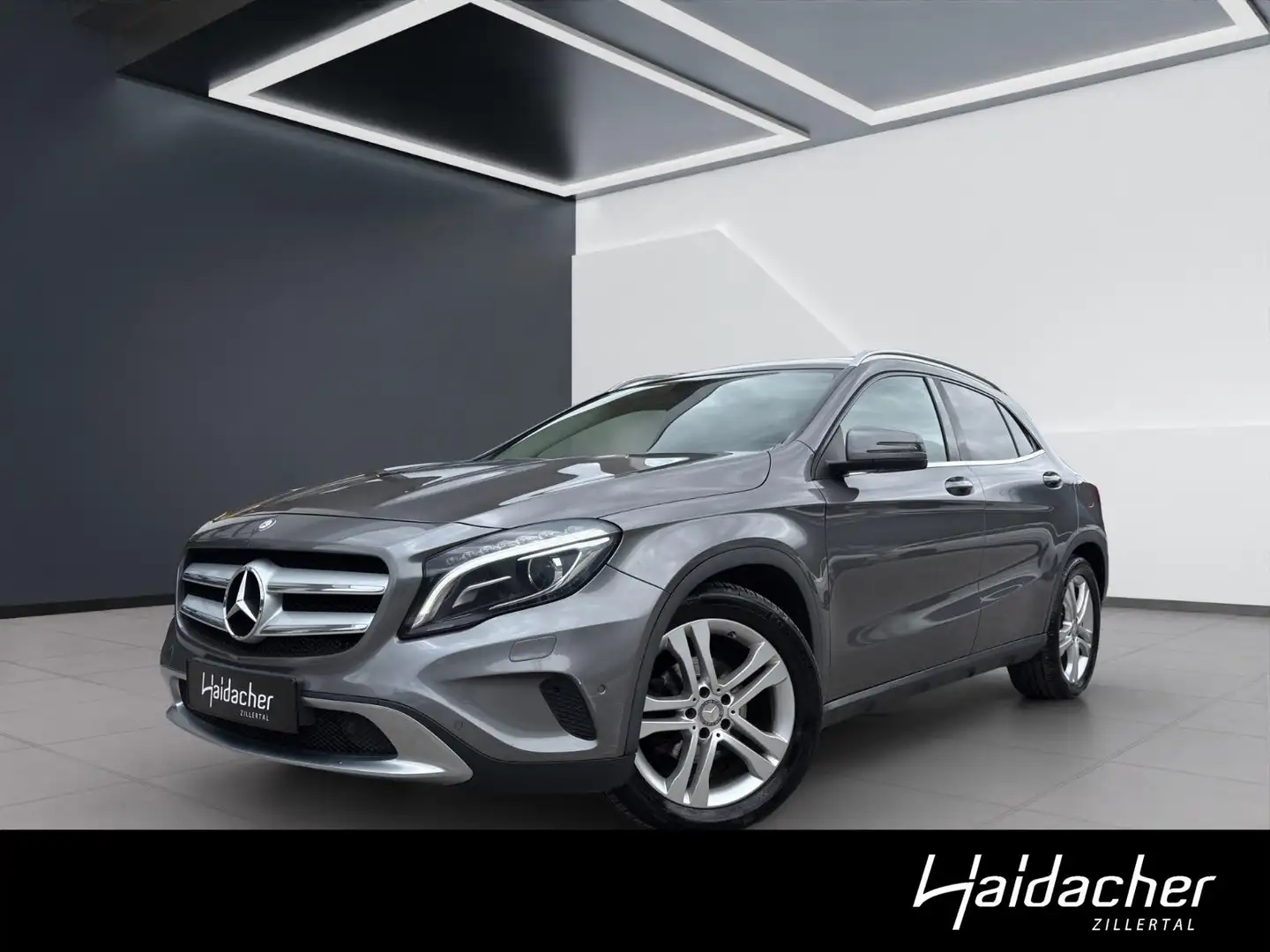 Mercedes-Benz GLA 200 CDI 4MATIC Urban PTS Shz eHeck Pano RKam Grau - 1