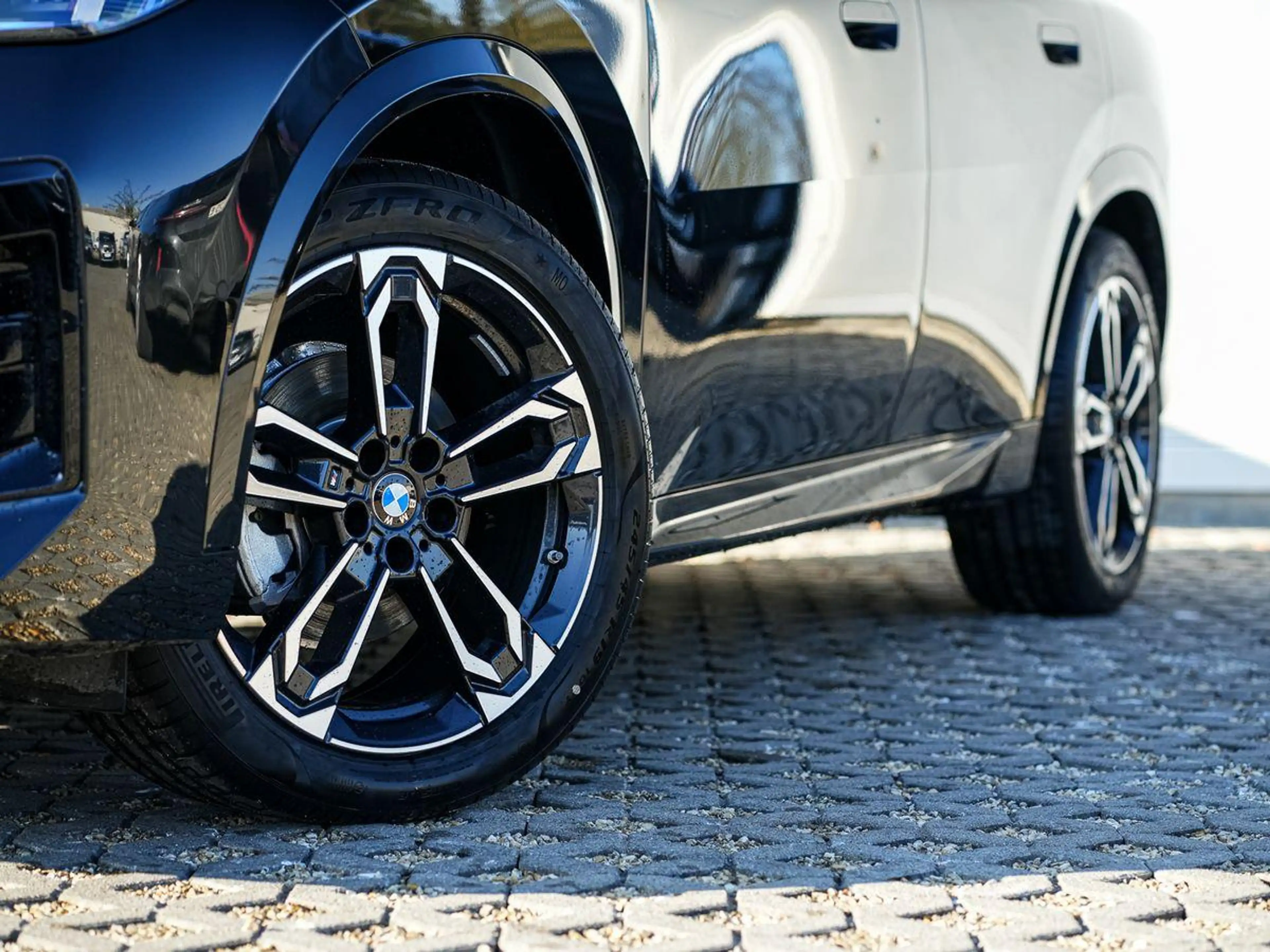 BMW X2 sDrive18d M-Sport AHK PANO KoZg SpPaket AGlas — photo 4