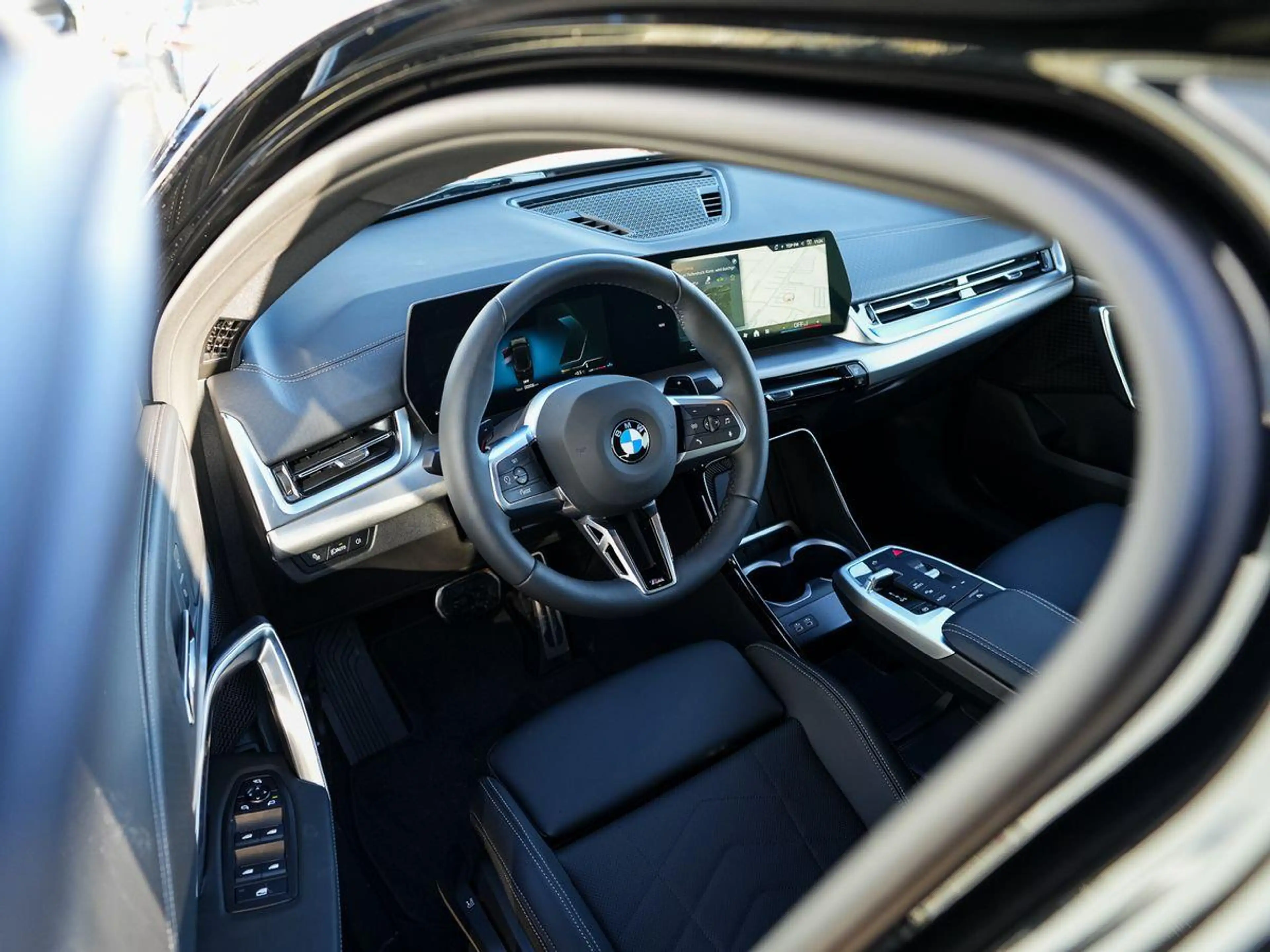 BMW X2 sDrive18d M-Sport AHK PANO KoZg SpPaket AGlas — photo 7