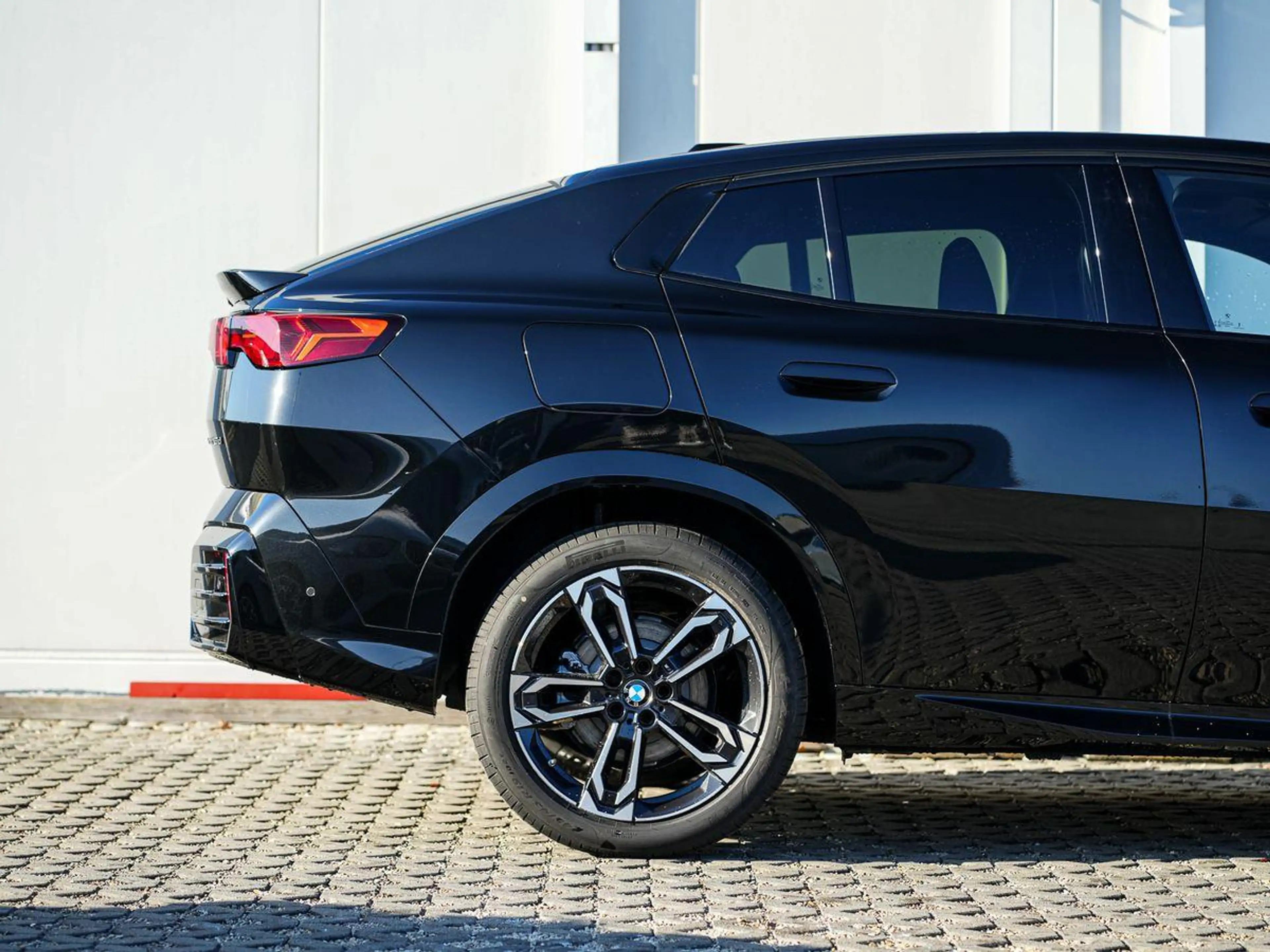 BMW X2 sDrive18d M-Sport AHK PANO KoZg SpPaket AGlas — photo 5