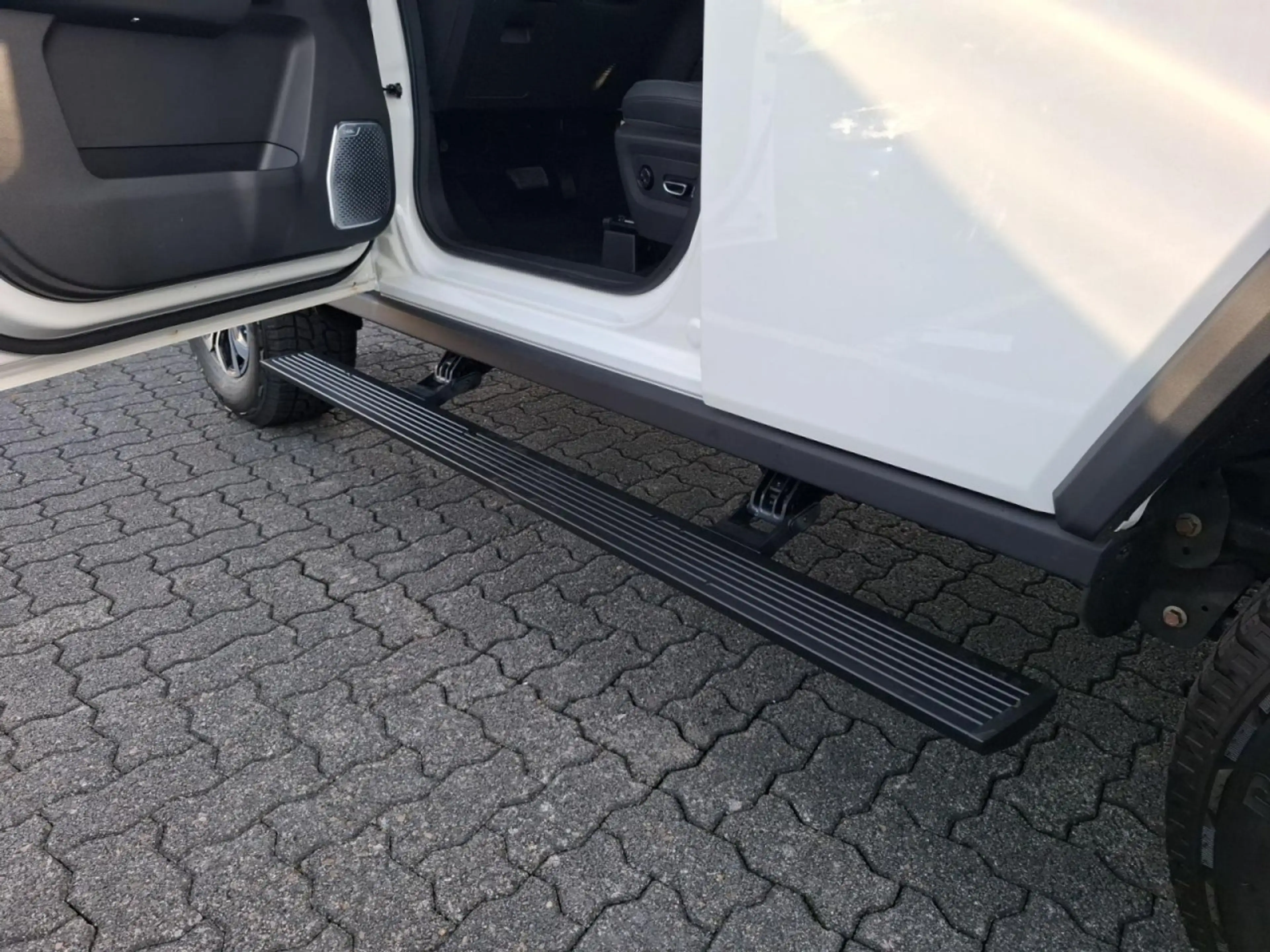 BAW 212 2.0 Diesel 4x4 Automatik Seilwinde Suchlicht — photo 15