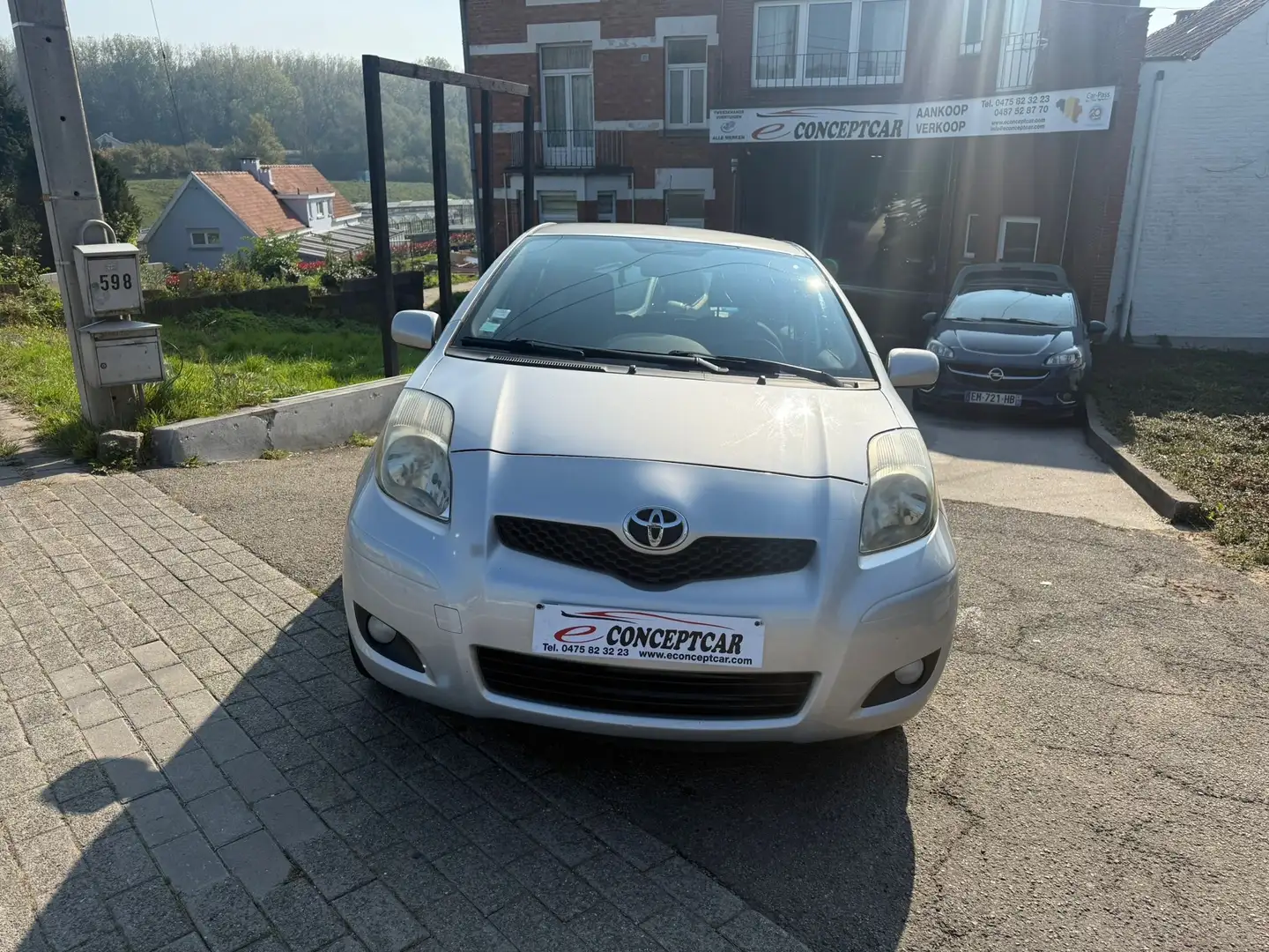 Toyota Yaris 1.33i VVT-i Comfort Argent - 2