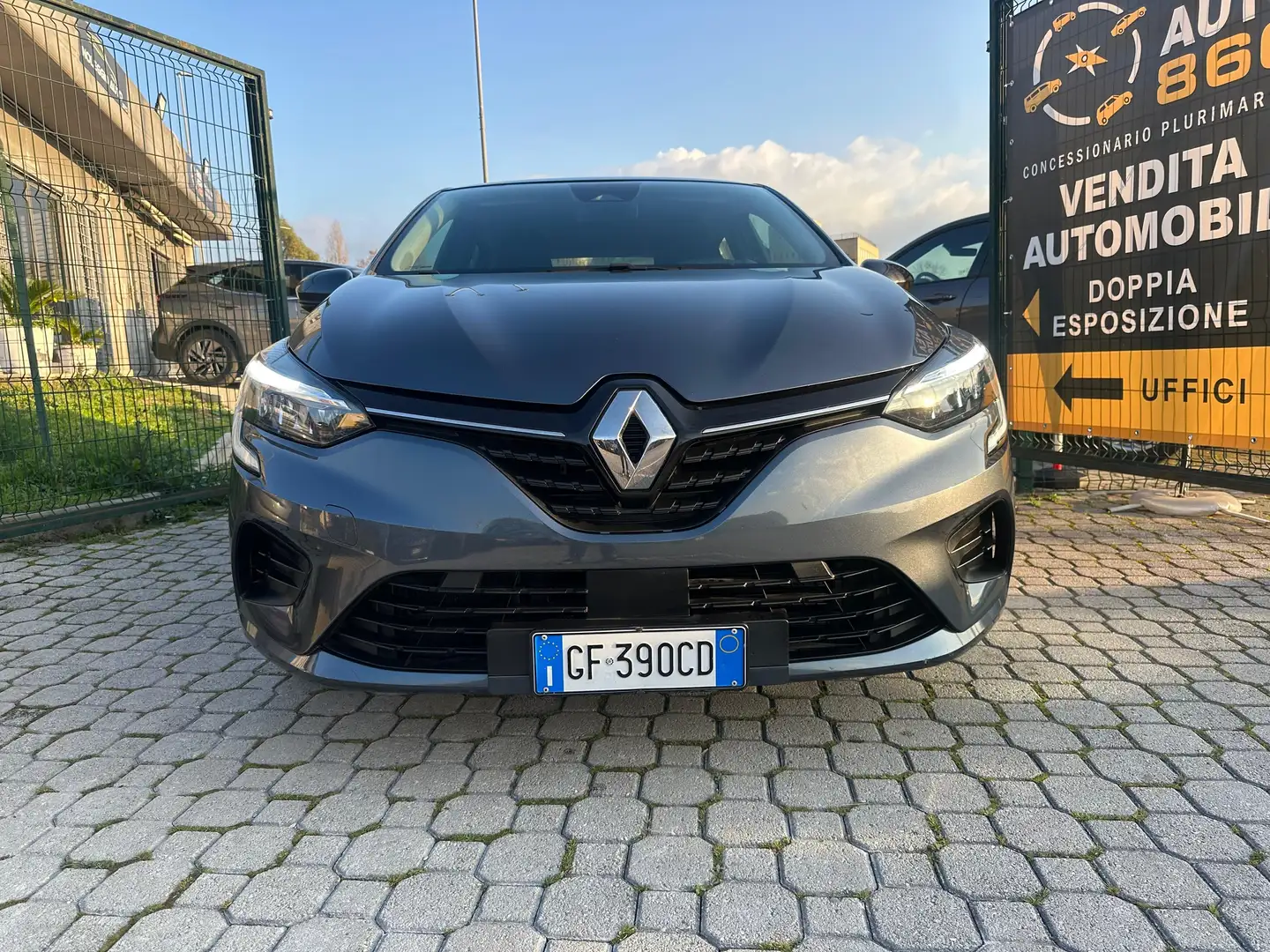 Renault Clio 1.6 E-Tech hybrid Business autoPROMO FINANZIAMENTO Grau - 2