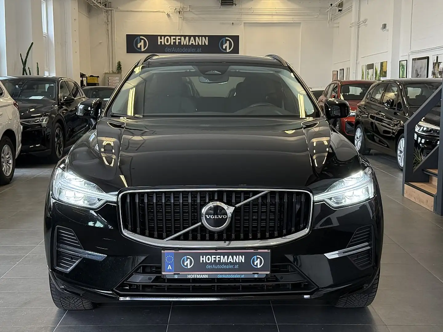 Volvo XC60 B4 Momentum Pro Geartronic, Standheizung, el.Sitze Schwarz - 2