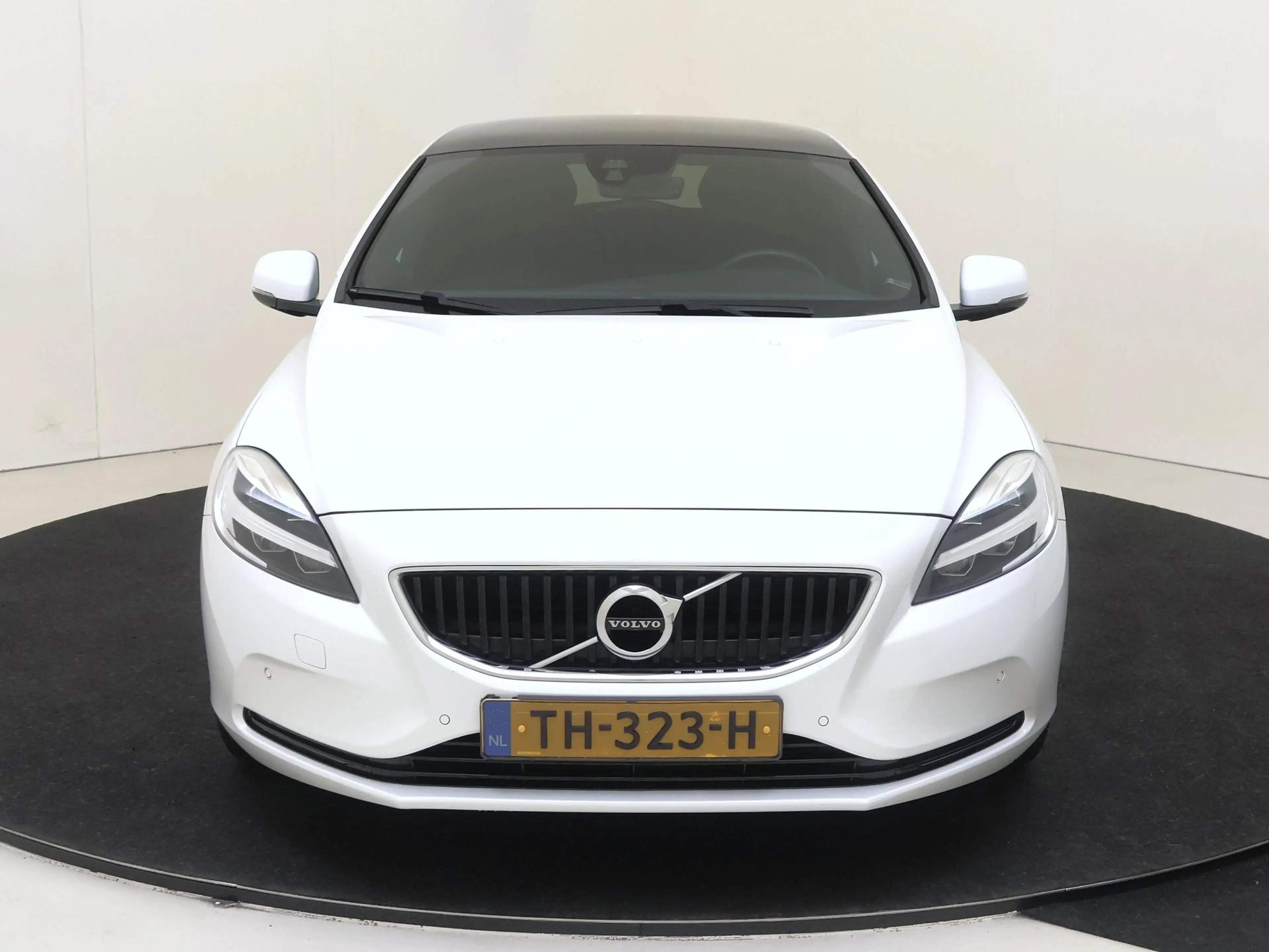 Volvo V40 1.5 T3 Dynamic Edition | Panoramadak | Achteruitri — photo 6