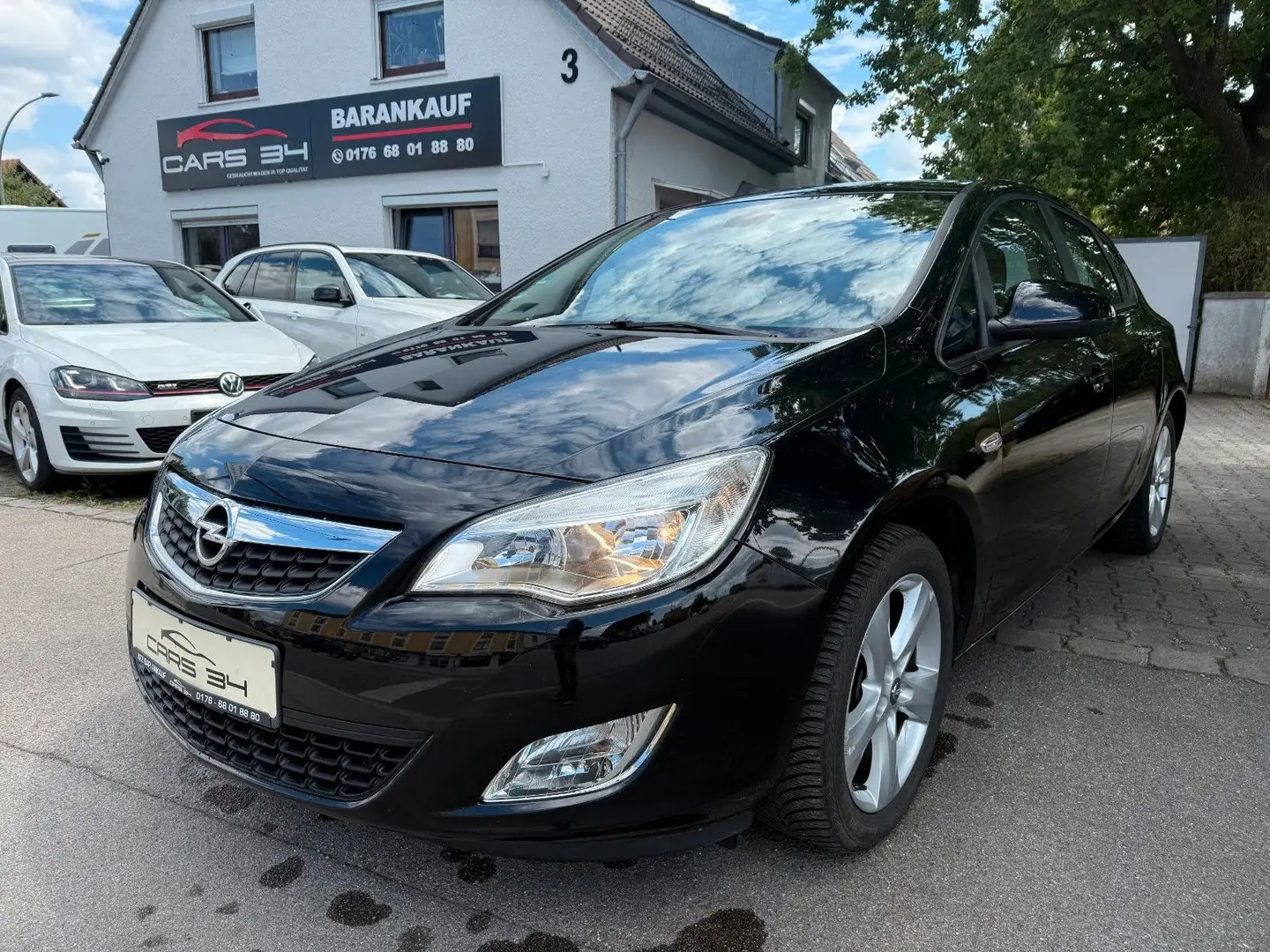 Opel Astra J Lim. 5-trg. Edition Schwarz - 1