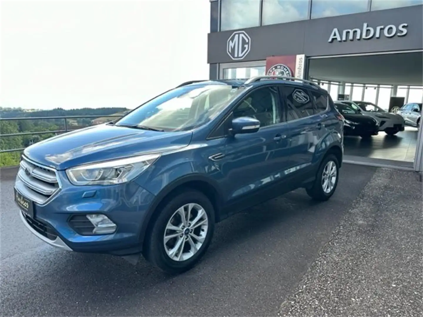 Ford Kuga Titanium Blau - 1