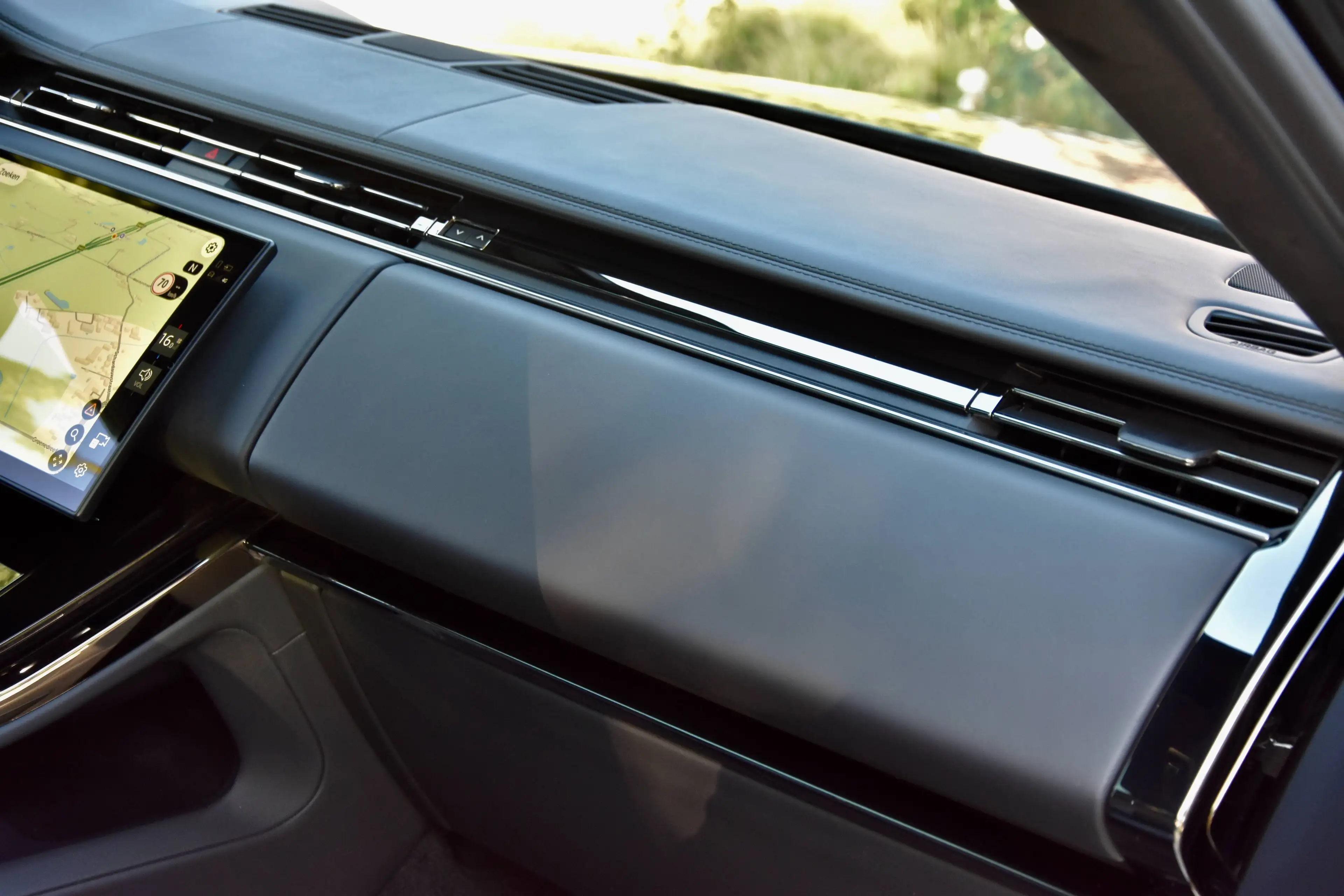 Land Rover Range Rover Sport P550 'Autobiography' ** PANO ** HUD** FULL HISTORY ** 1 OWNER — photo 35