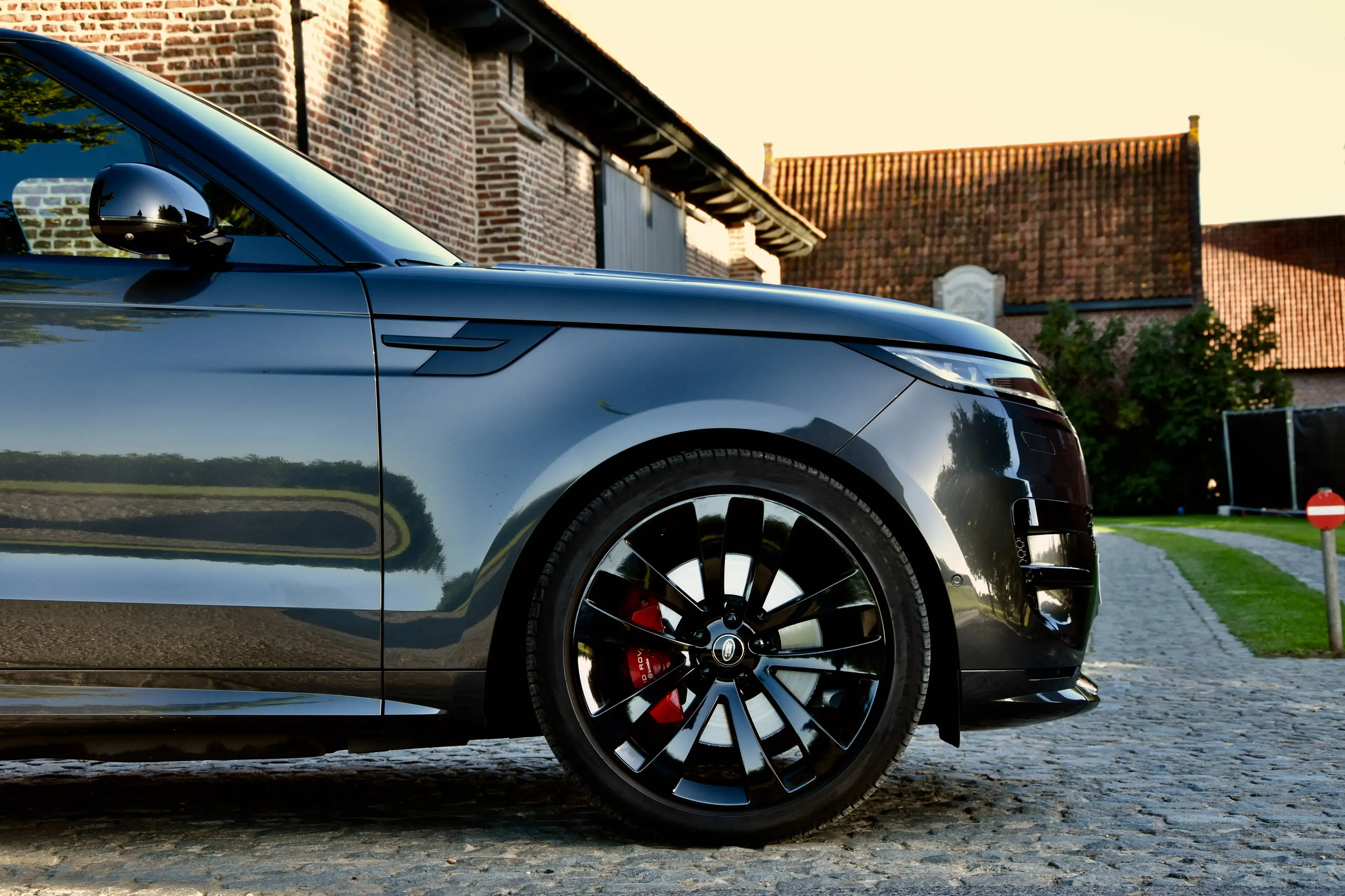 Land Rover Range Rover Sport P550 'Autobiography' ** PANO ** HUD** FULL HISTORY ** 1 OWNER — photo 11