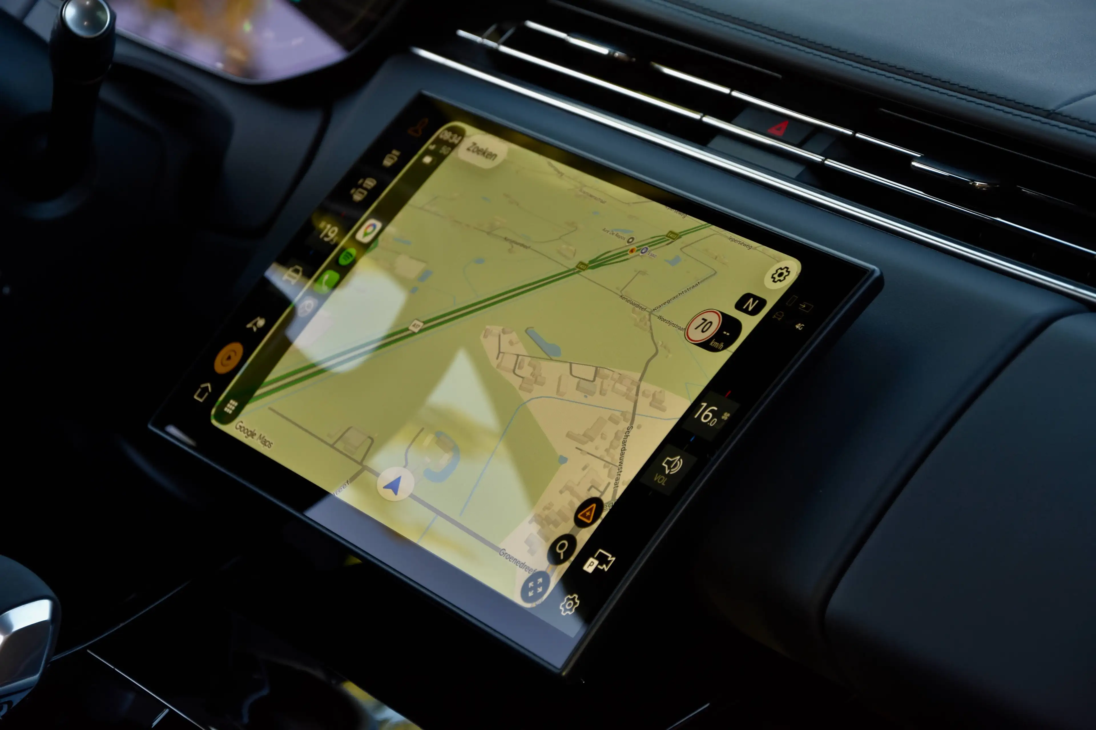 Land Rover Range Rover Sport P550 'Autobiography' ** PANO ** HUD** FULL HISTORY ** 1 OWNER — photo 36