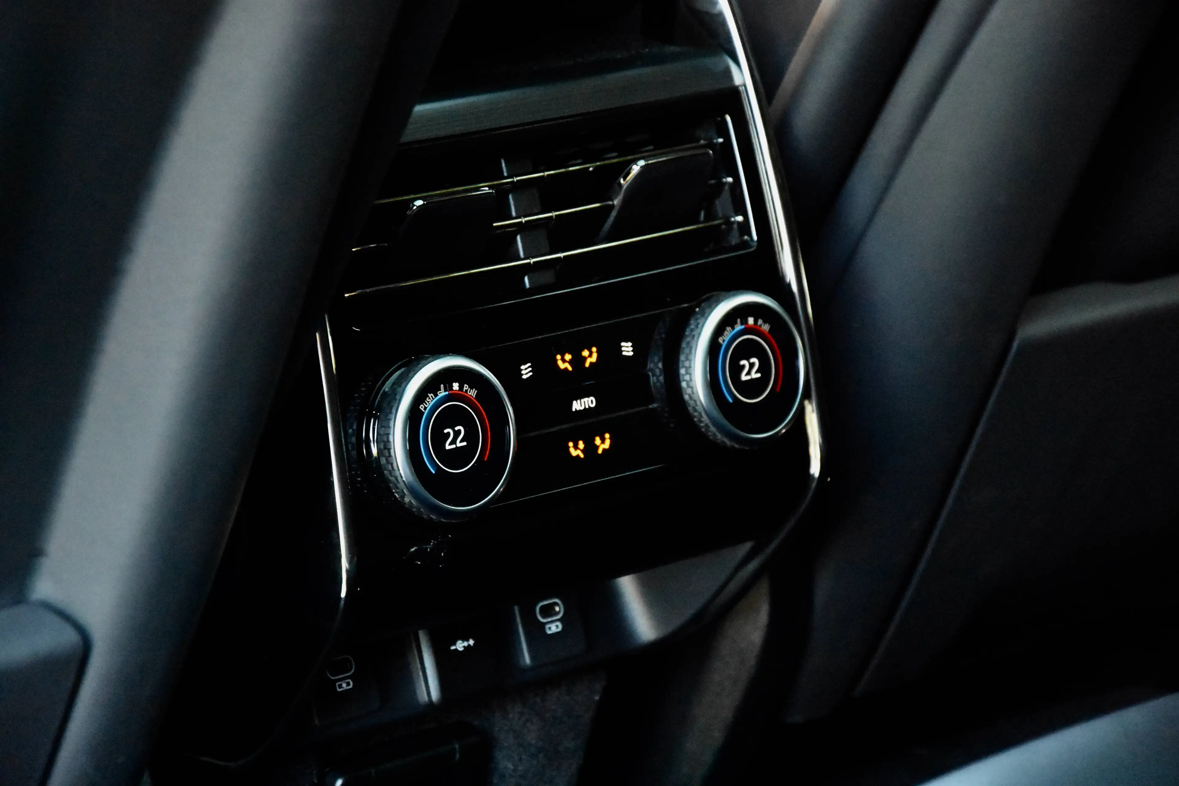 Land Rover Range Rover Sport P550 'Autobiography' ** PANO ** HUD** FULL HISTORY ** 1 OWNER — photo 28