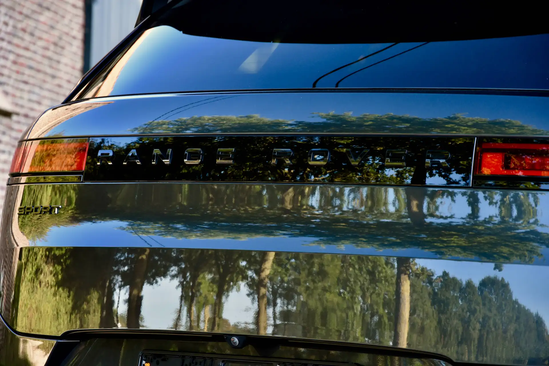 Land Rover Range Rover Sport P550e 2023 블랙 사진 4