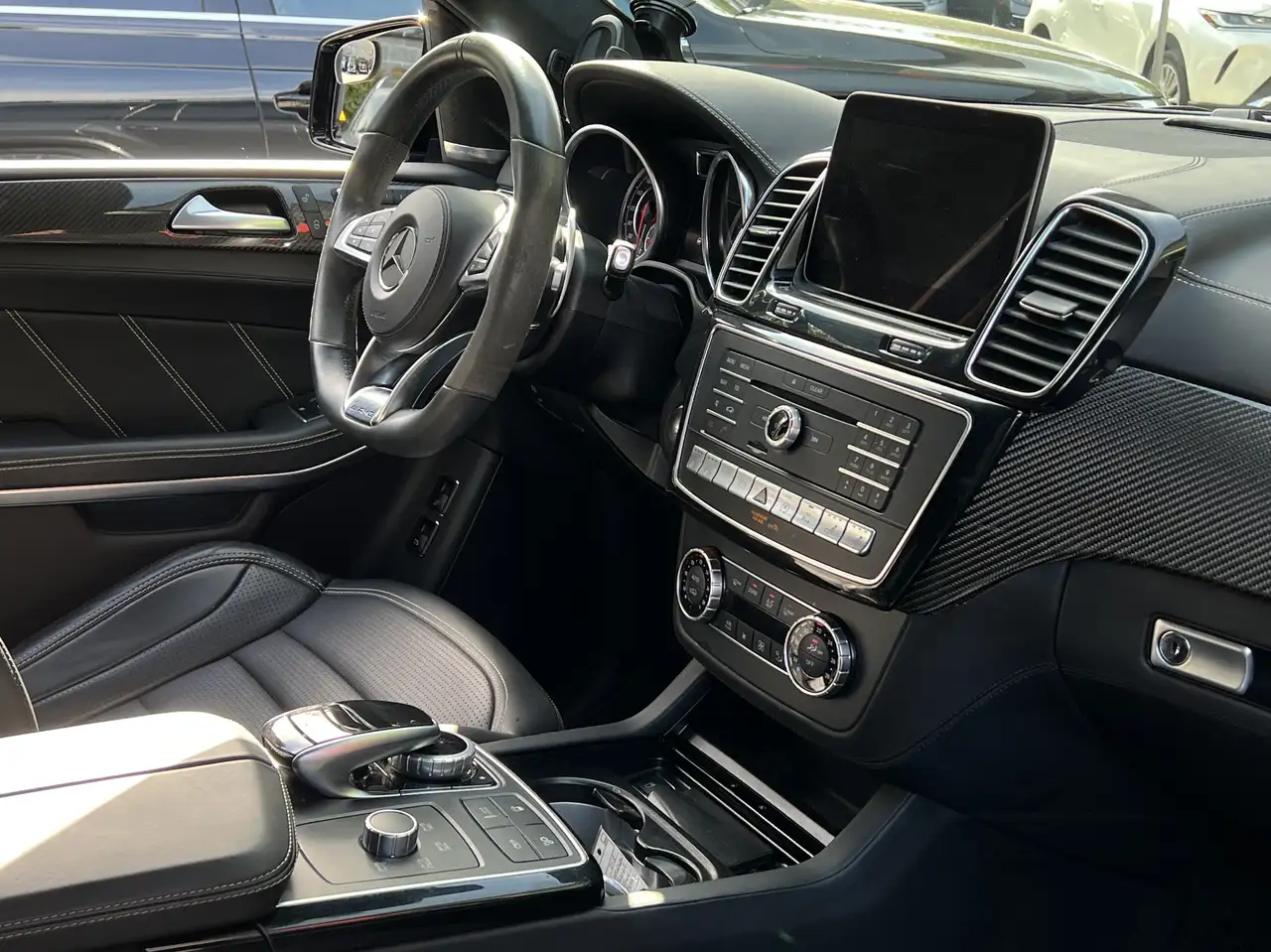 Mercedes-Benz GLS снимка Mercedes-Benz GLS