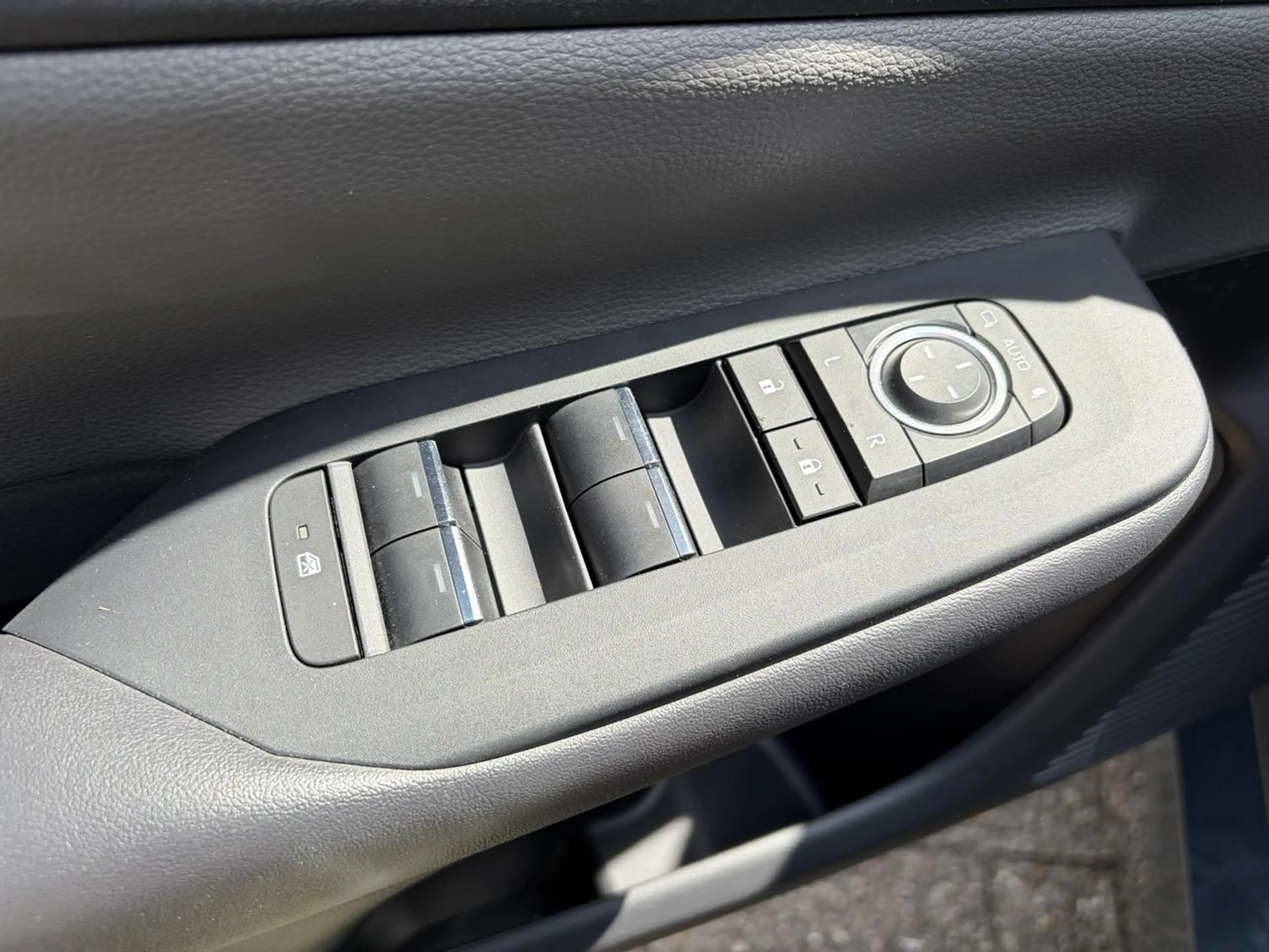 Toyota Prius 2.0 Plug-in Elegant A/T + FABRIEKSGARANTIE — photo 15