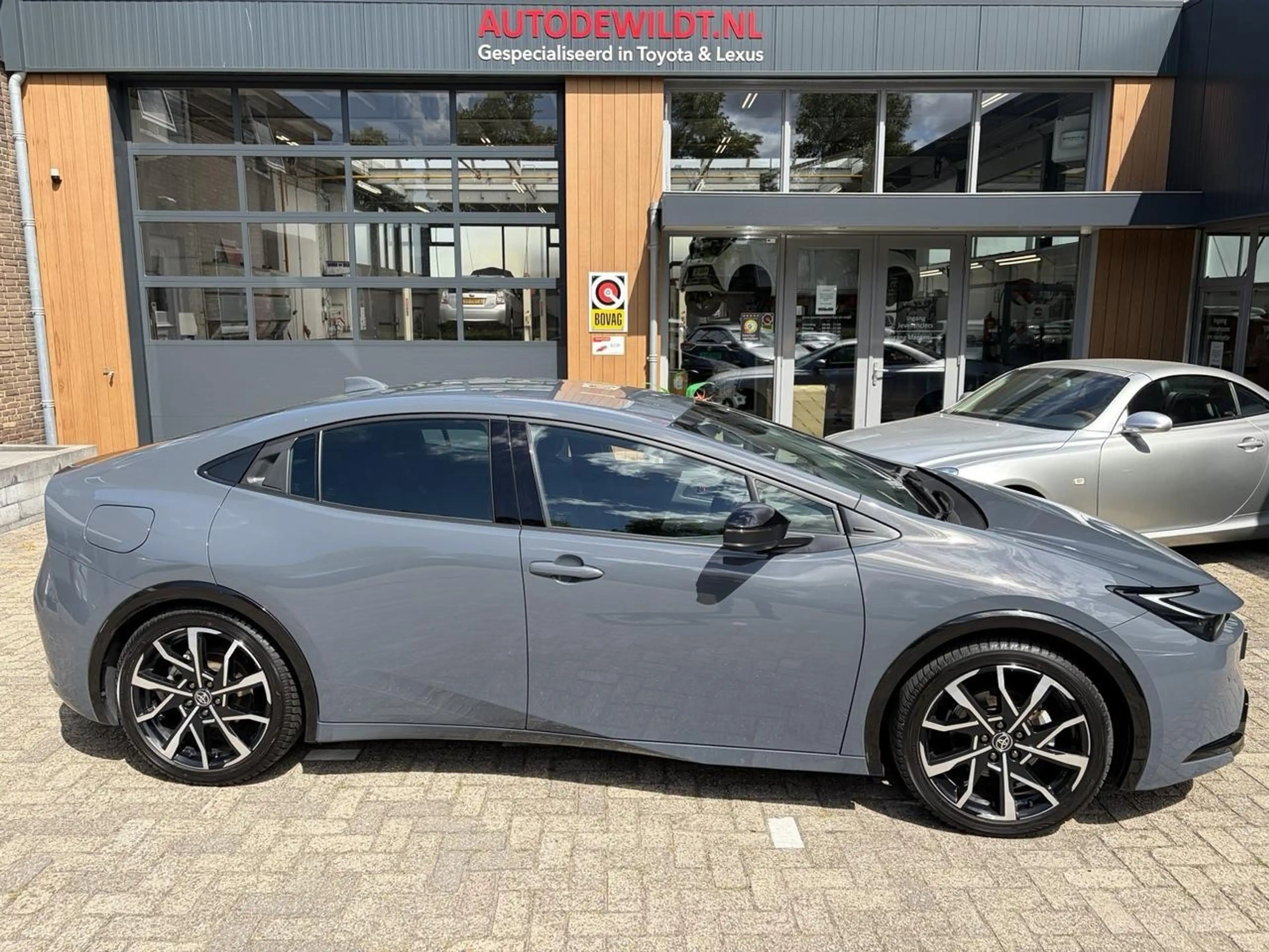 Toyota Prius 2.0 Plug-in Elegant A/T + FABRIEKSGARANTIE